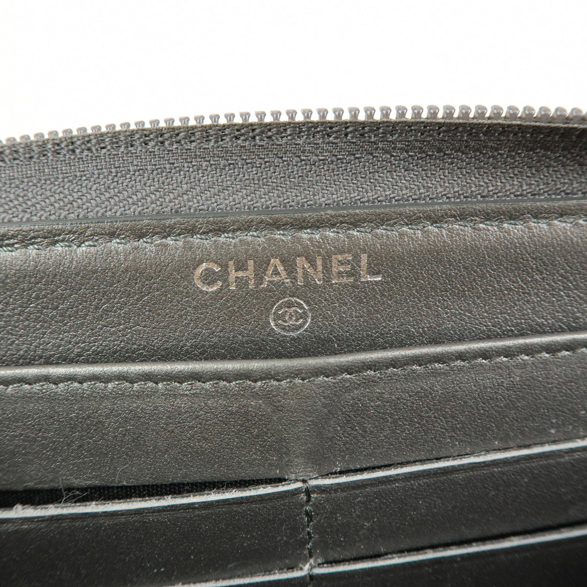 CHANEL COCO Mark Caviarskin Round Zippy Wallet Metallic Gray