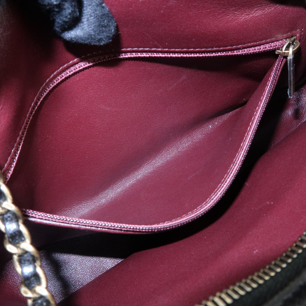 CHANEL Chevron Calf Leather Chain Shoulder Crossbody Bag Balck