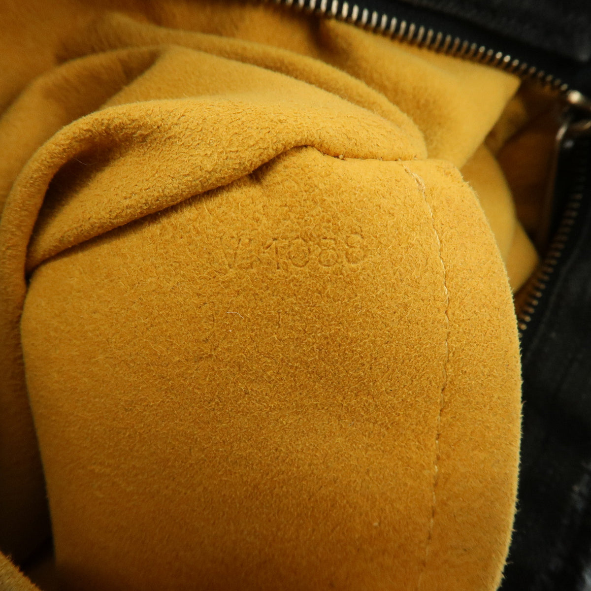 Louis Vuitton Monogram Denim Neo Cabby GM Hand Bag Noir M95352