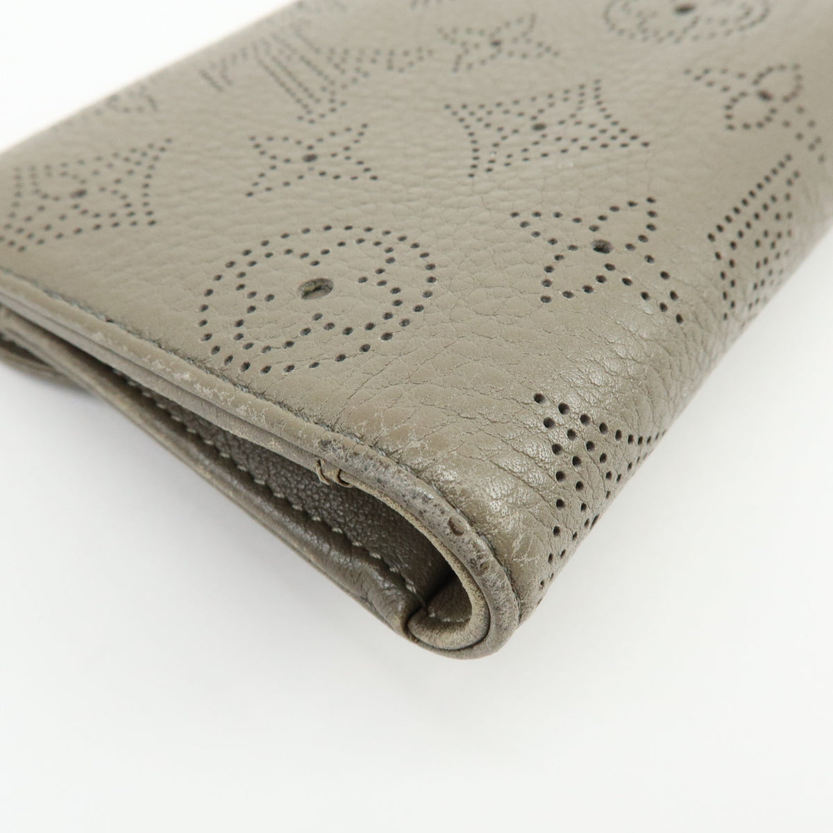 Louis Vuitton Monogram Mahina Portefeuille Amelia Long Wallet M93761