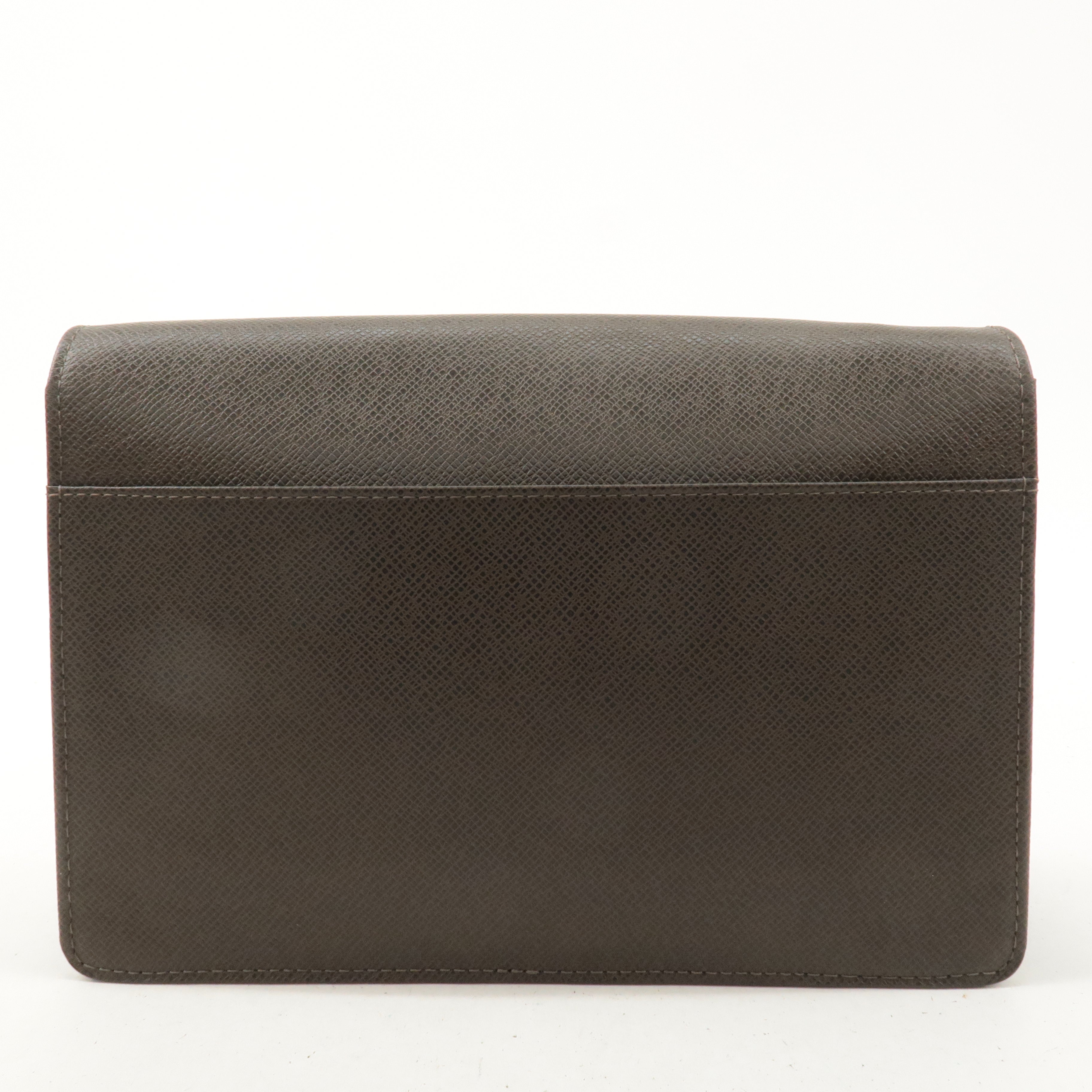 Louis VUitton Taiga Selenga Clutch Bag M30788