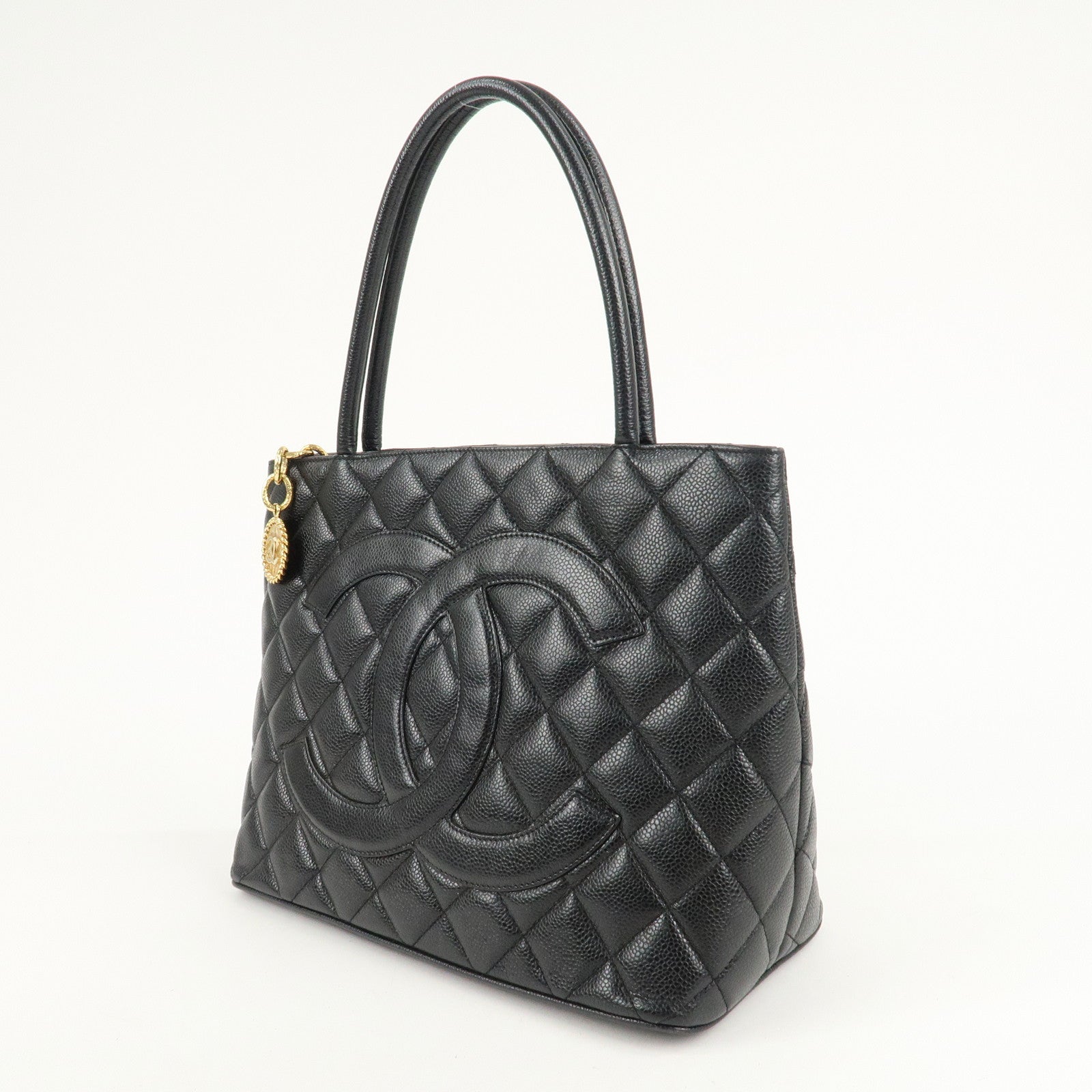 CHANEL Matelasse Caviar Skin Tote Bag Black A01804