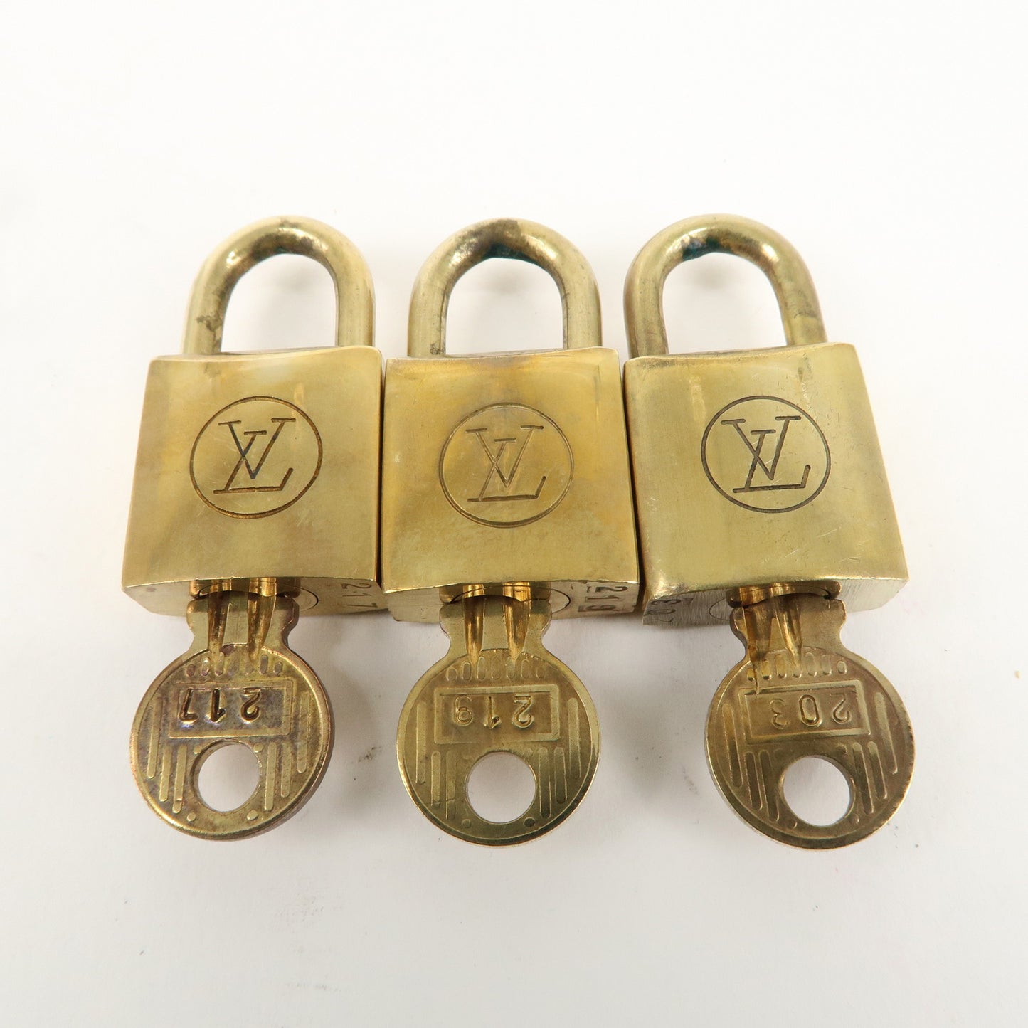 Louis Vuitton Set of 10 Lock & Key Cadena Key Lock Gold