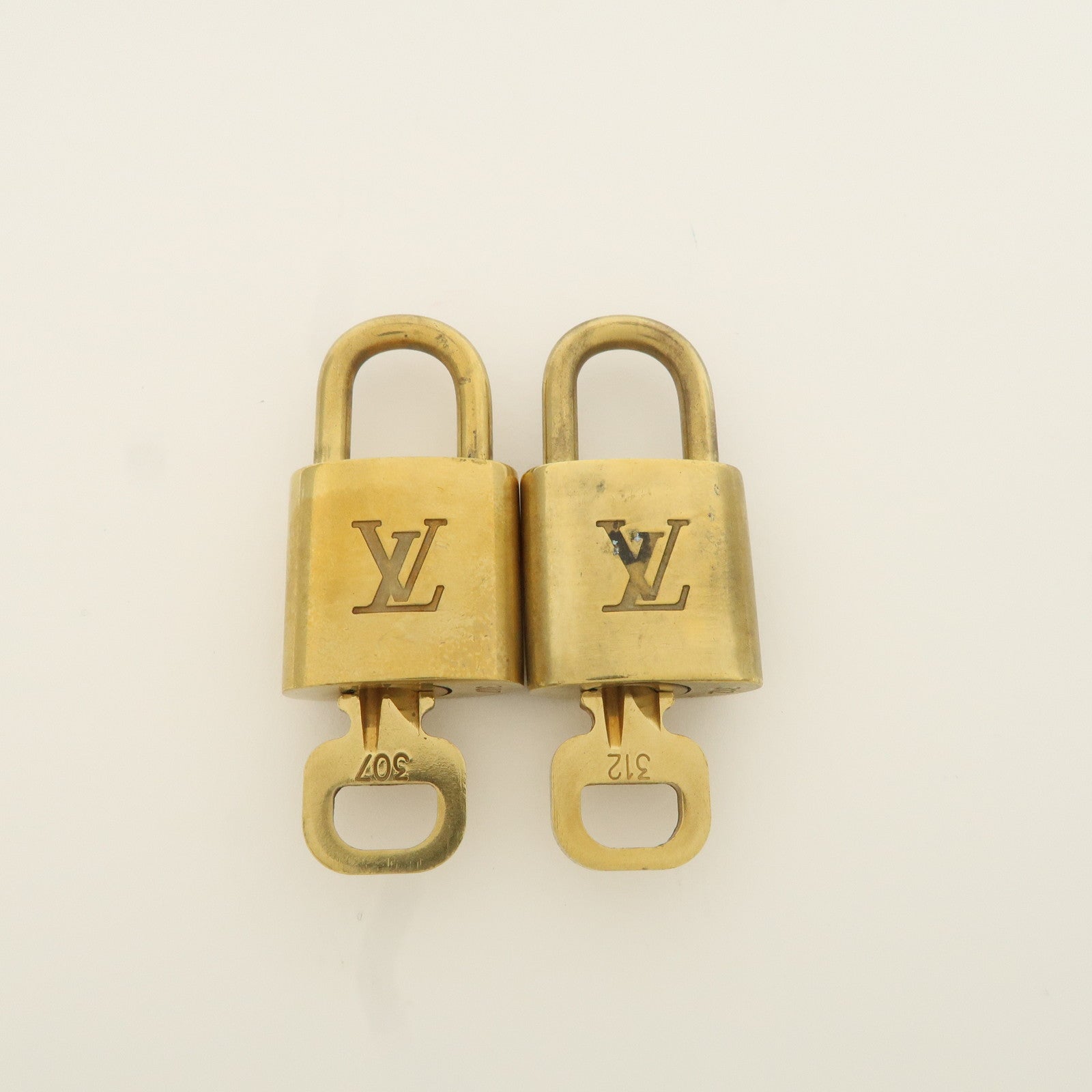 Louis Vuitton Set of 10 Lock & Key Cadena Key Lock Metal Gold Used