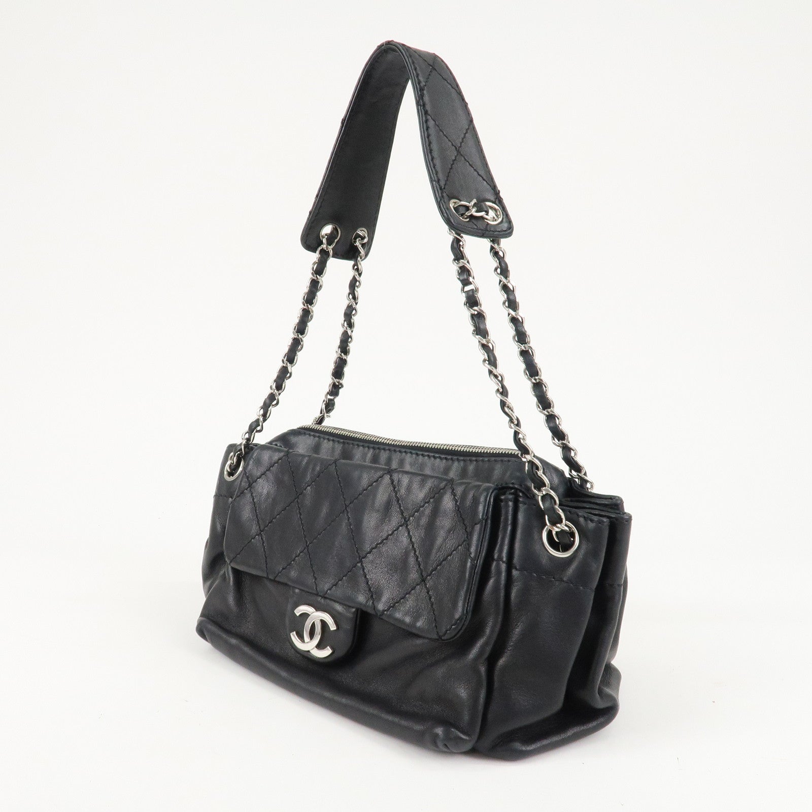 CHANEL Matelasse LambSkin Chain Shoulder Bag Black Silver Hardware