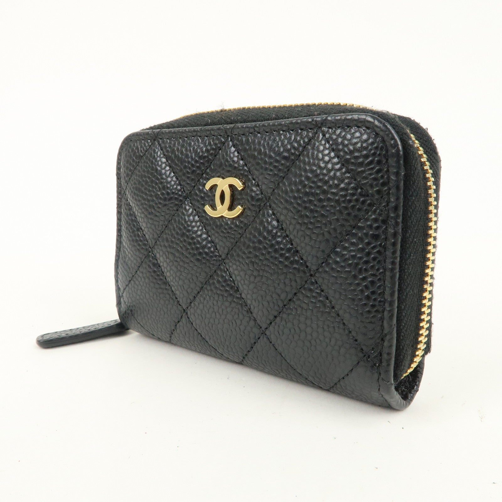 CHANEL Matelasse Caviar Skin Round Zipper Coin Case Black A69271