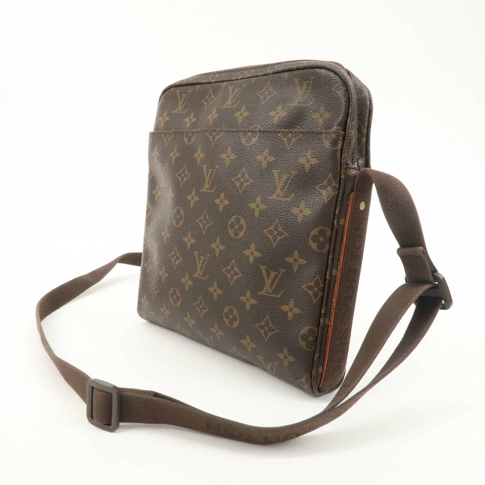 Louis Vuitton Monogram Trotteur Beaubourg Shoulder Bag M97037