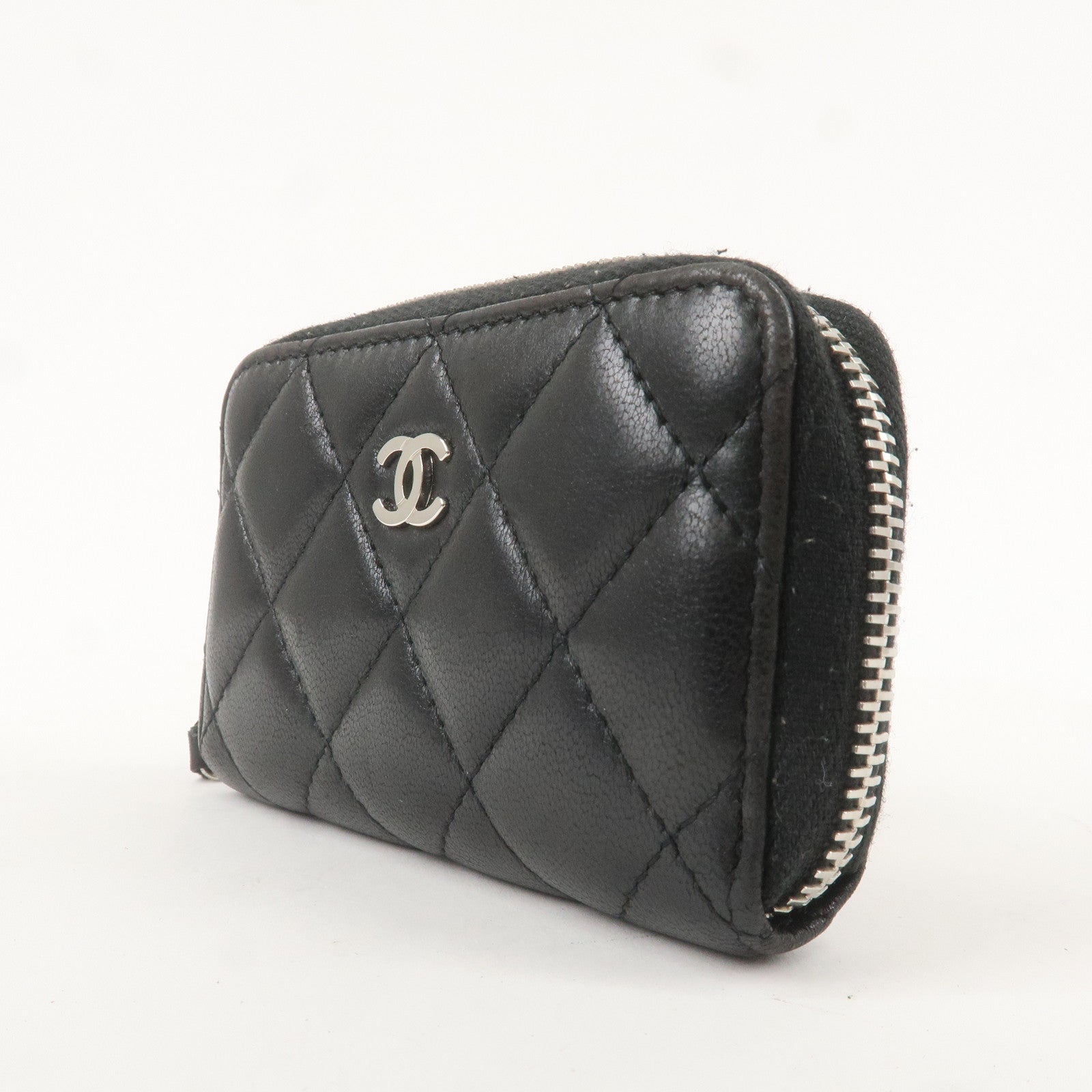 CHANEL Matelasse Lamb Skin Round Zipper Coin Case Black A69271