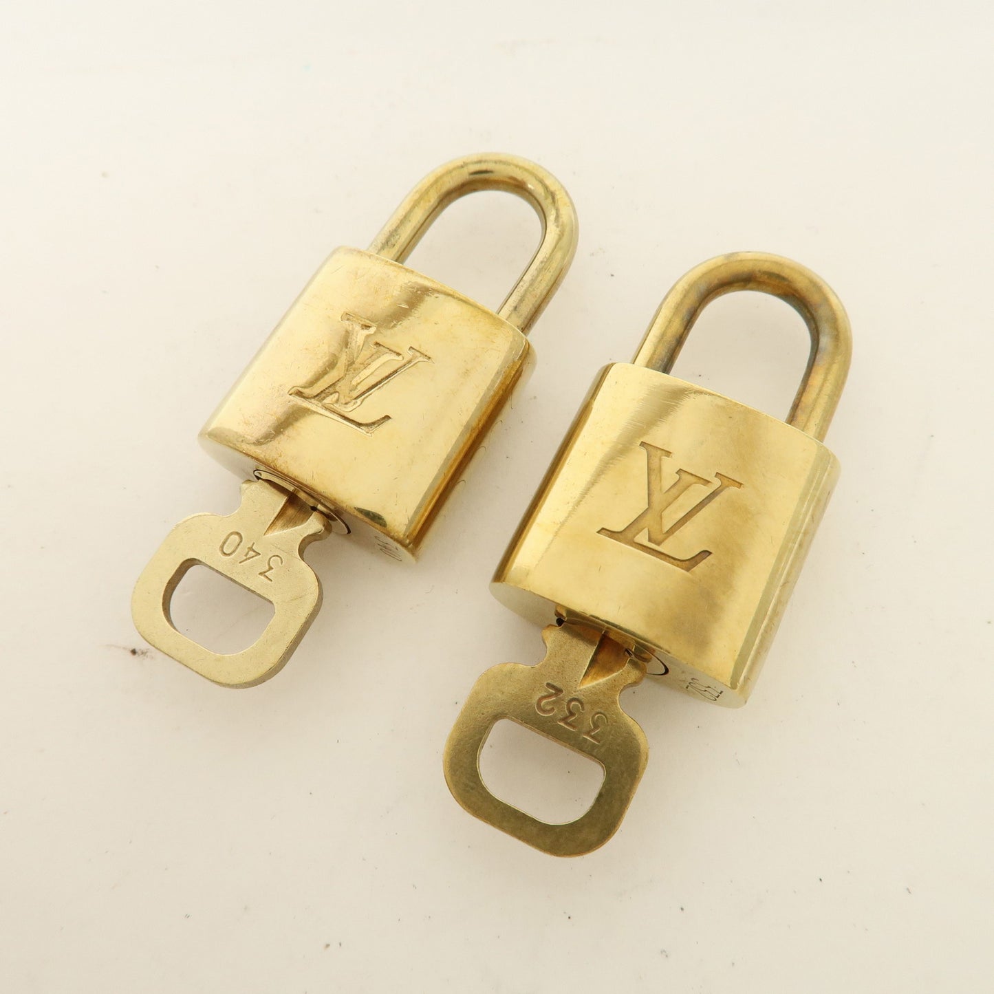 Louis Vuitton Set of 10 Lock & Key Cadena Key Lock Gold