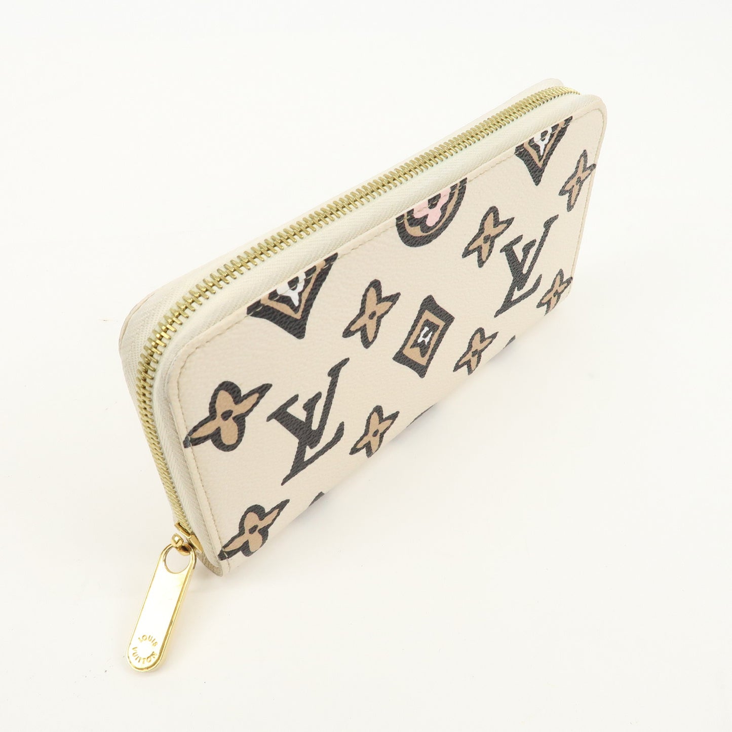 Louis Vuitton Monogram Wild At Heart Zippy Wallet Creme M80676