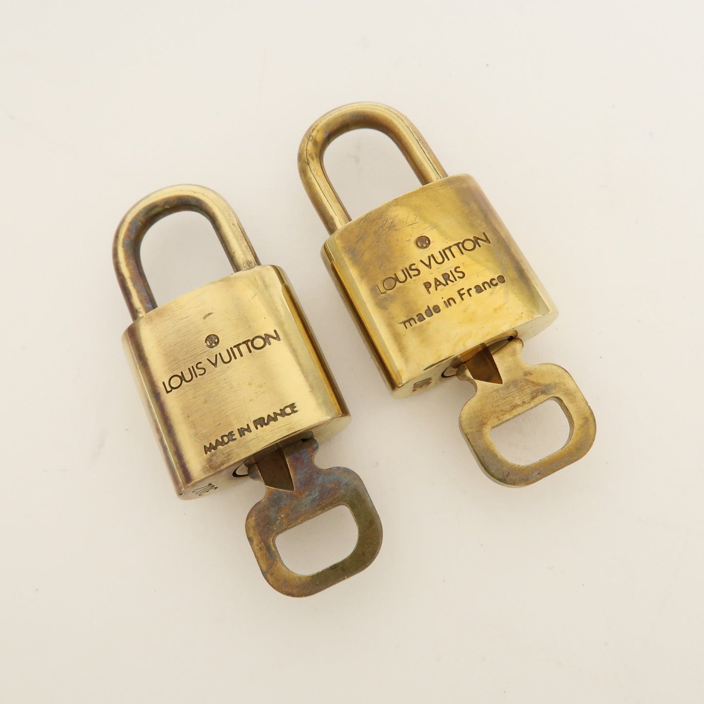 Louis Vuitton Set of 10 Lock & Key Cadena Key Lock Gold