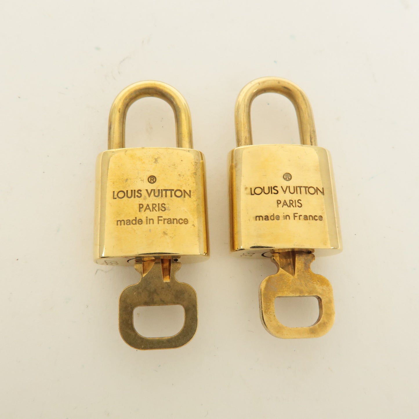 Louis Vuitton Set of 10 Lock & Key Cadena Key Lock Gold