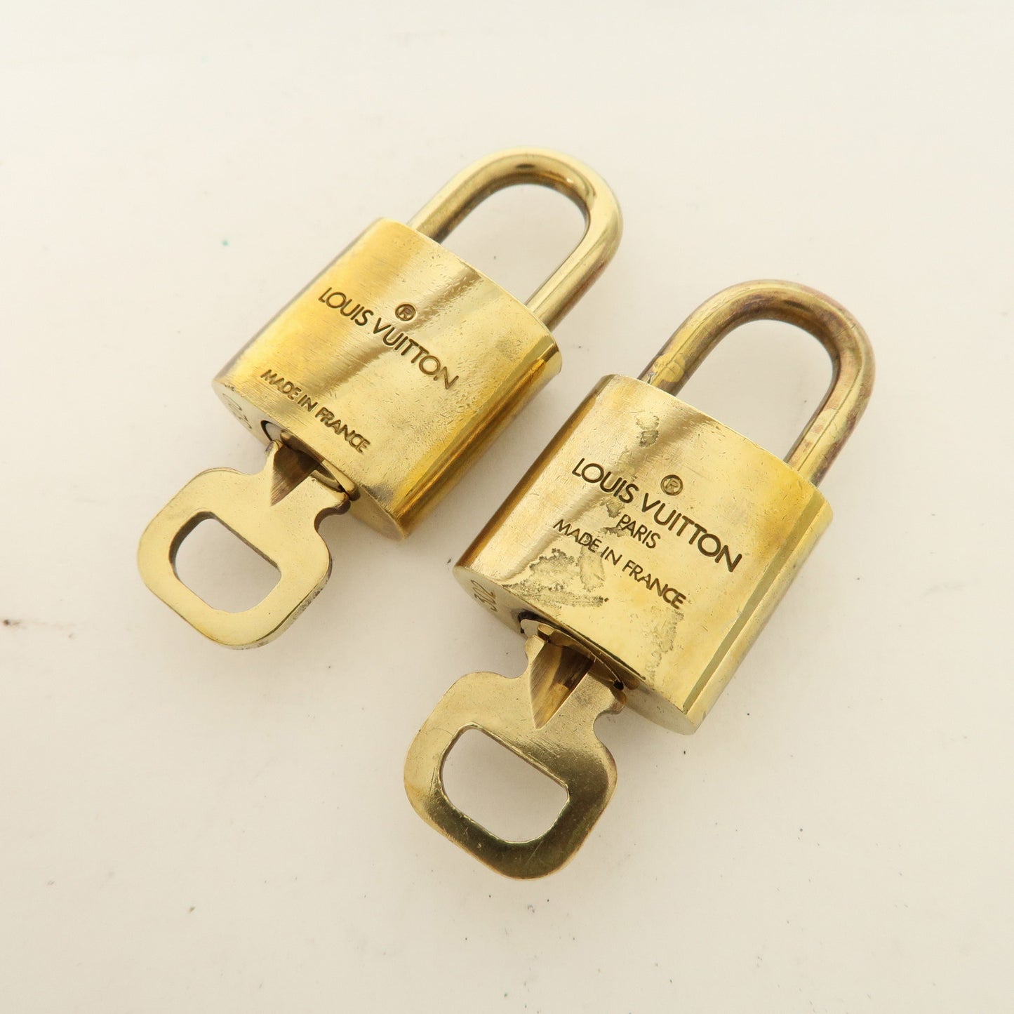 Louis Vuitton Set of 10 Lock & Key Cadena Key Lock Gold