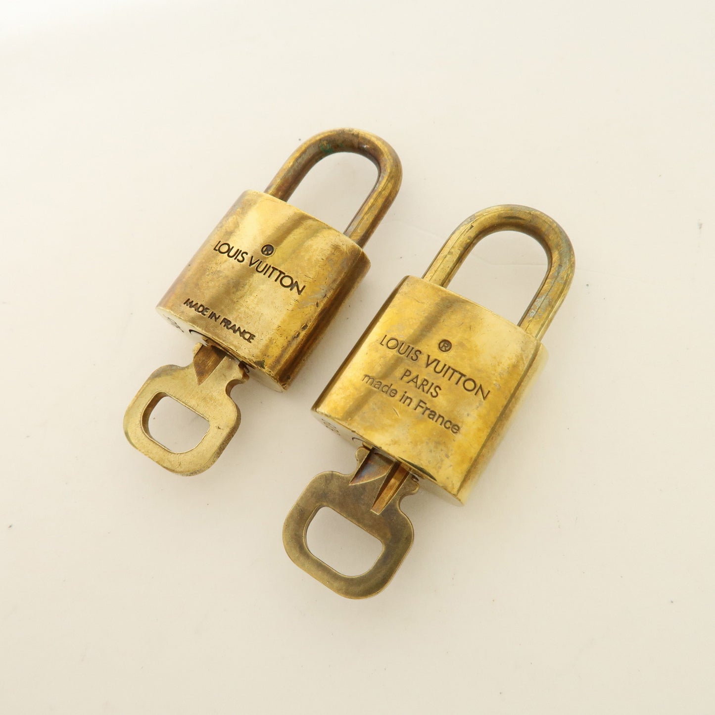 Louis Vuitton Set of 10 Lock & Key Cadena Key Lock Gold