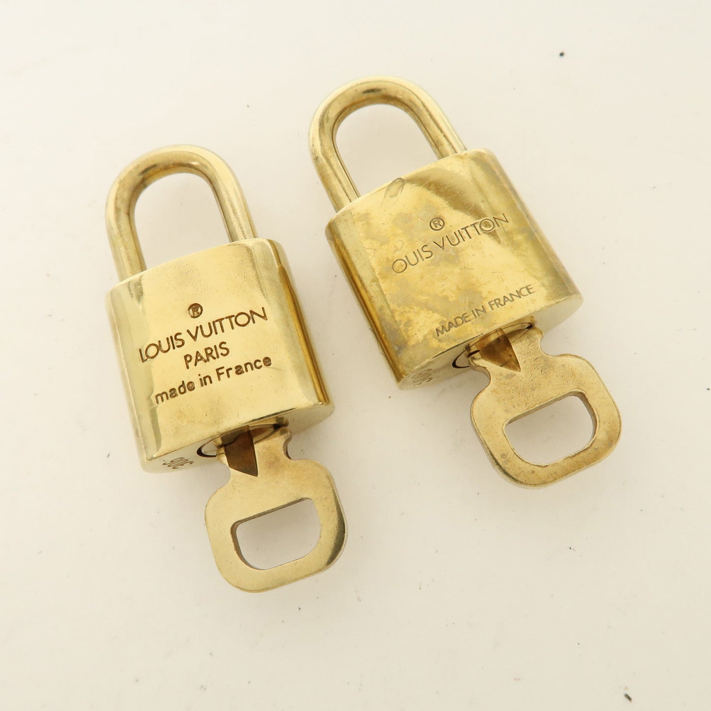 Louis Vuitton Set of 10 Lock & Key Cadena Key Lock Gold