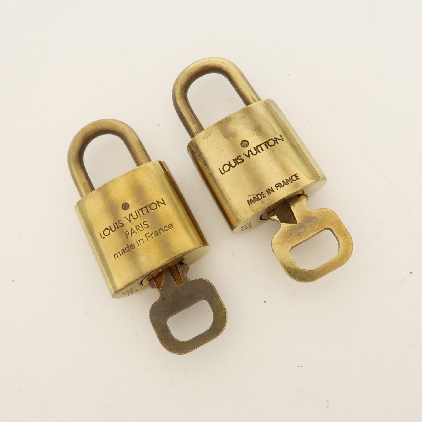 Louis Vuitton Set of 10 Lock & Key Cadena Key Lock Gold