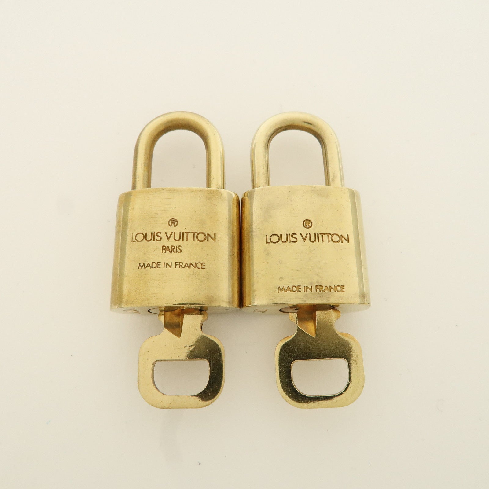 Louis Vuitton Set of 10 Lock & Key Cadena Key Lock Metal Gold Used