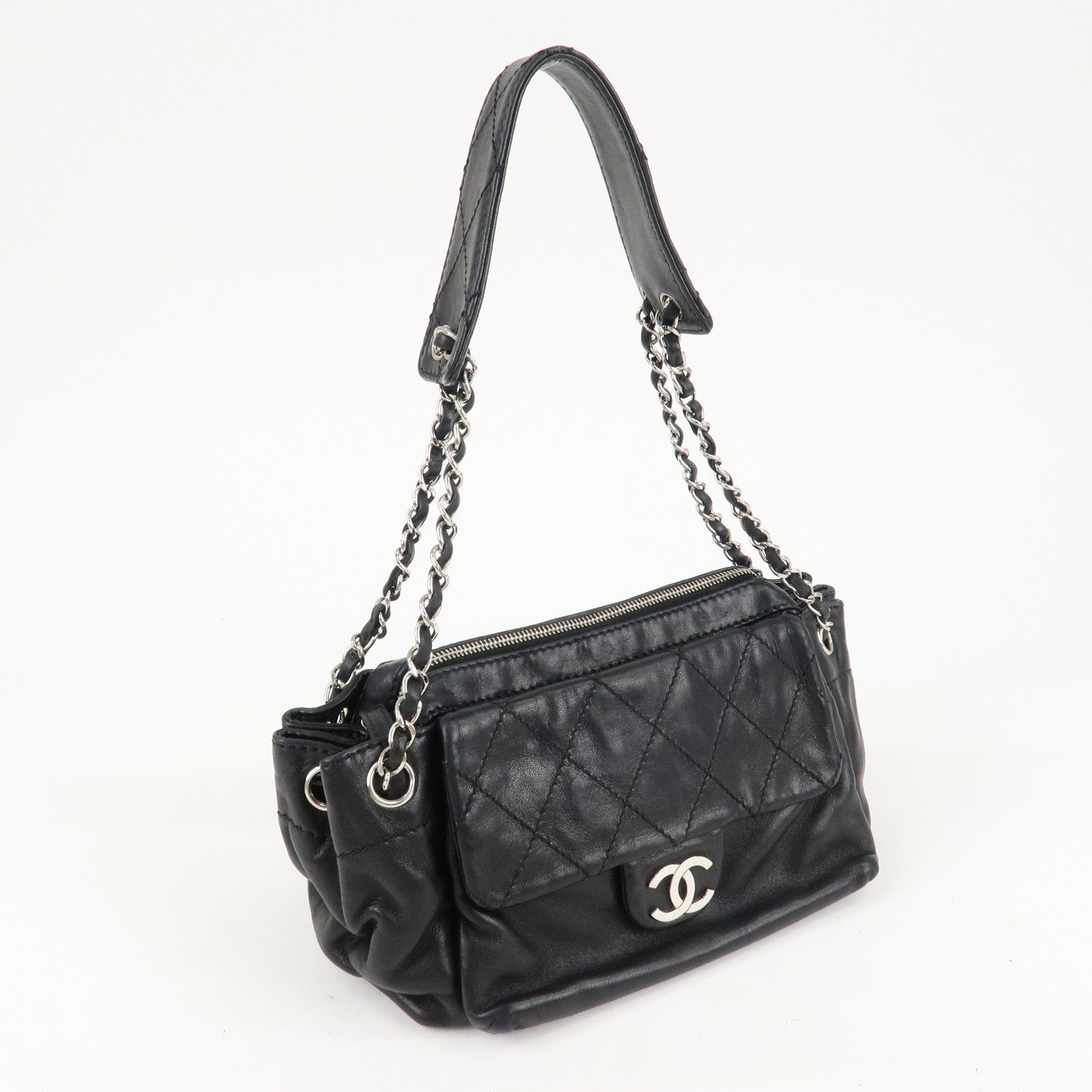 CHANEL Matelasse LambSkin Chain Shoulder Bag Black Silver Hardware