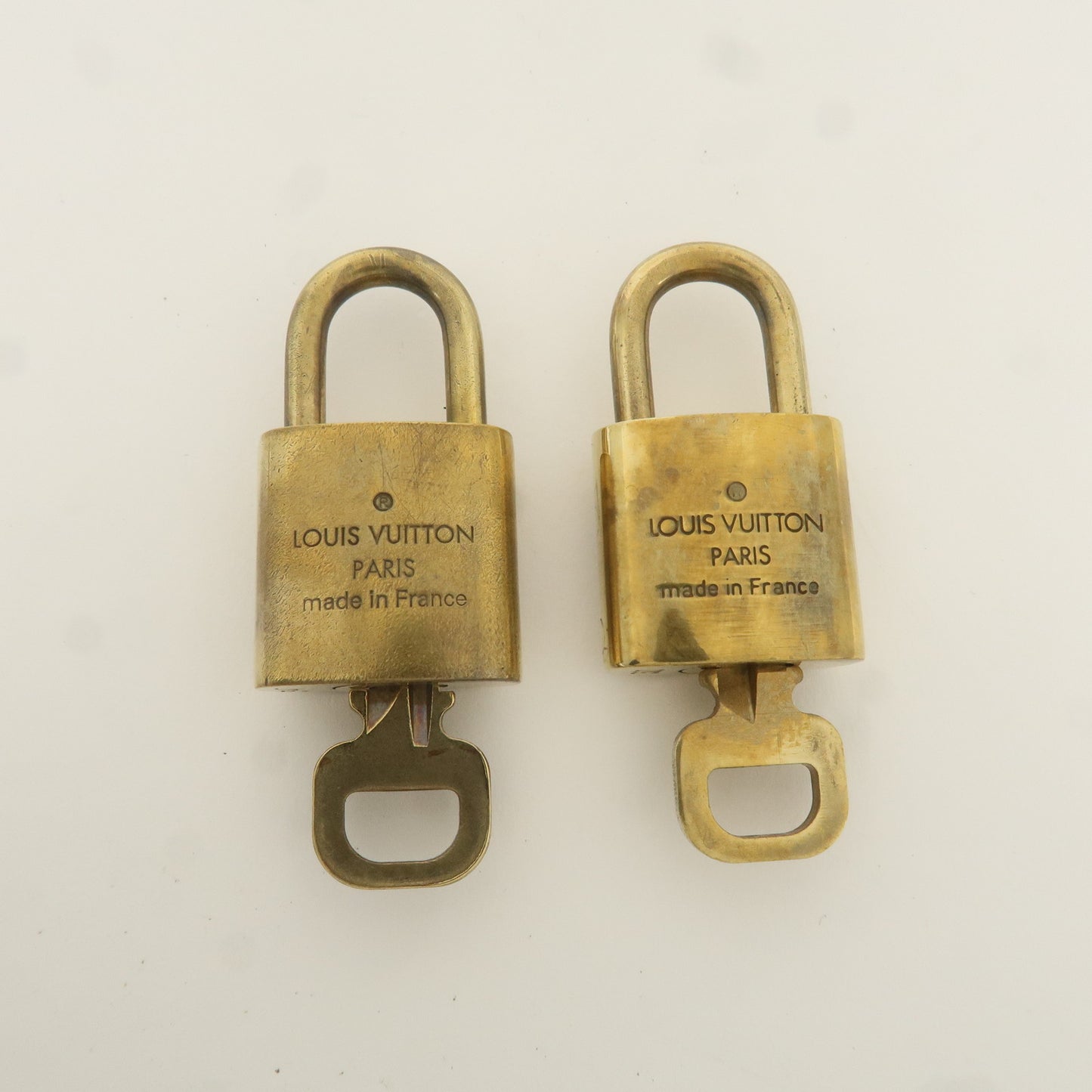 Louis Vuitton Set of 10 Lock & Key Cadena Key Lock Gold