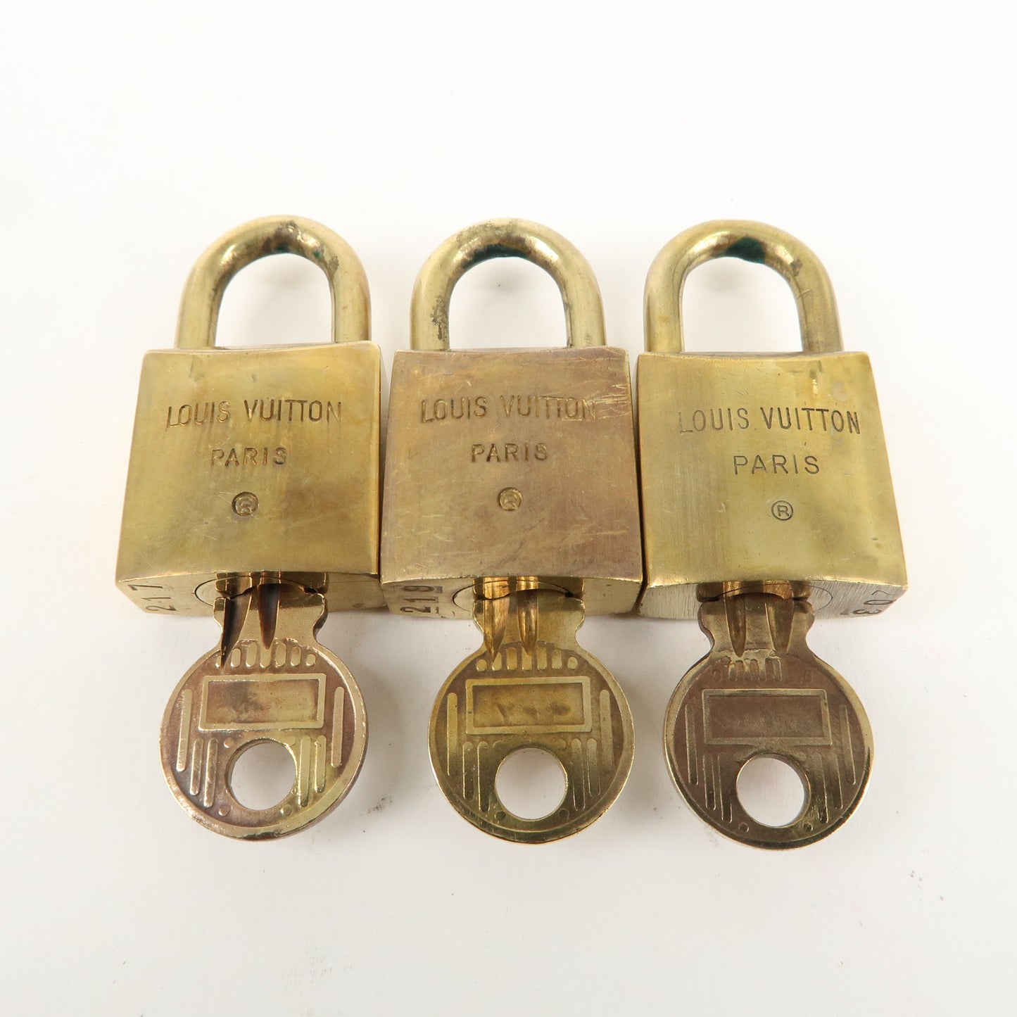 Louis Vuitton Set of 10 Lock & Key Cadena Key Lock Gold