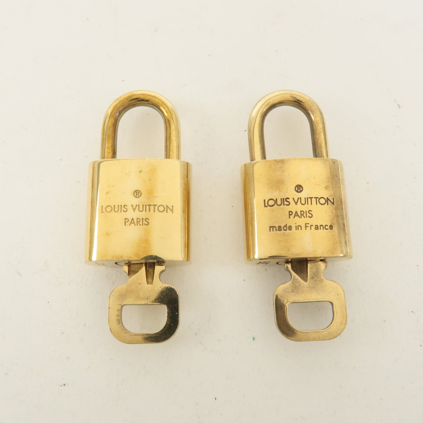 Louis Vuitton Set of 10 Lock & Key Cadena Key Lock Gold