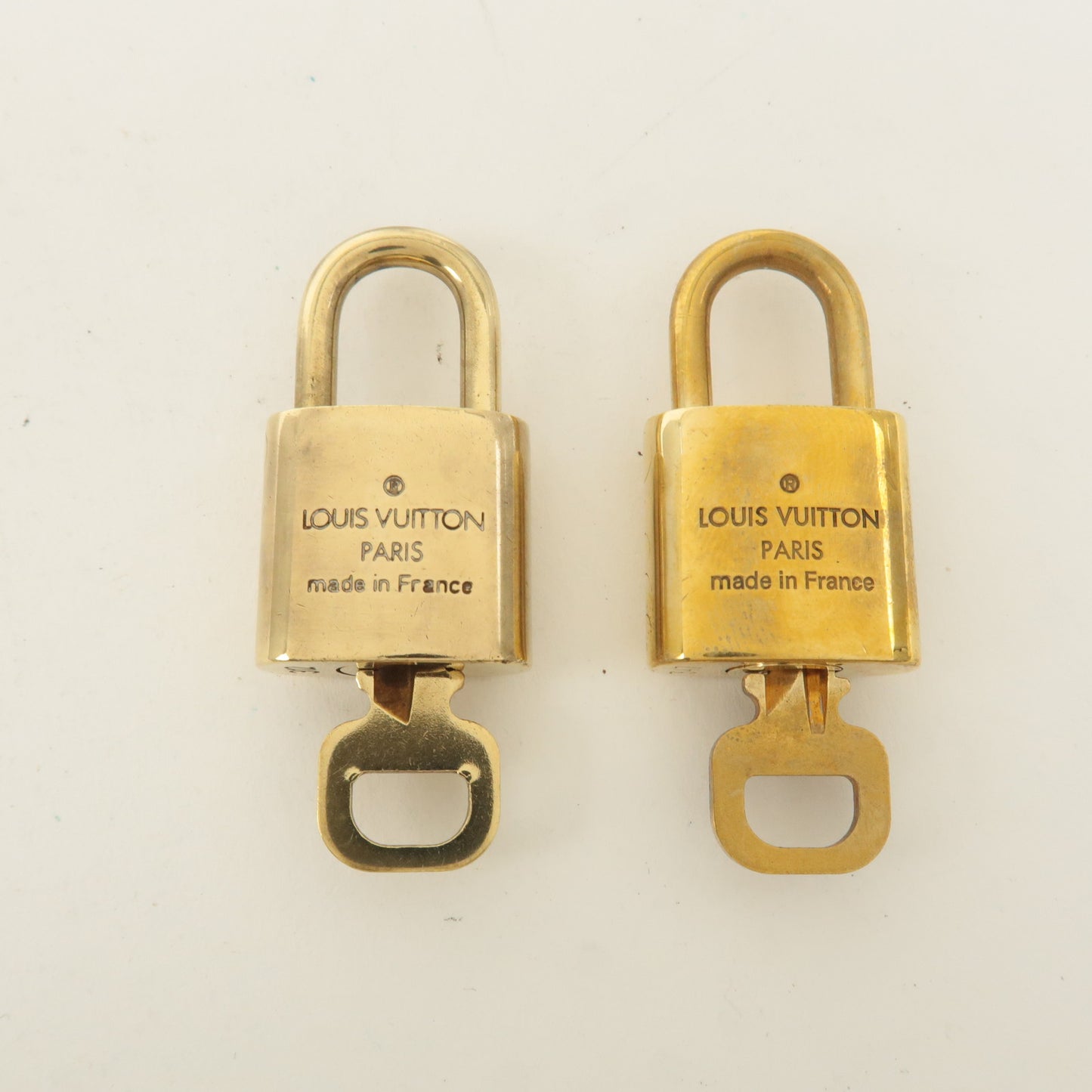 Louis Vuitton Set of 10 Lock & Key Cadena Key Lock Gold