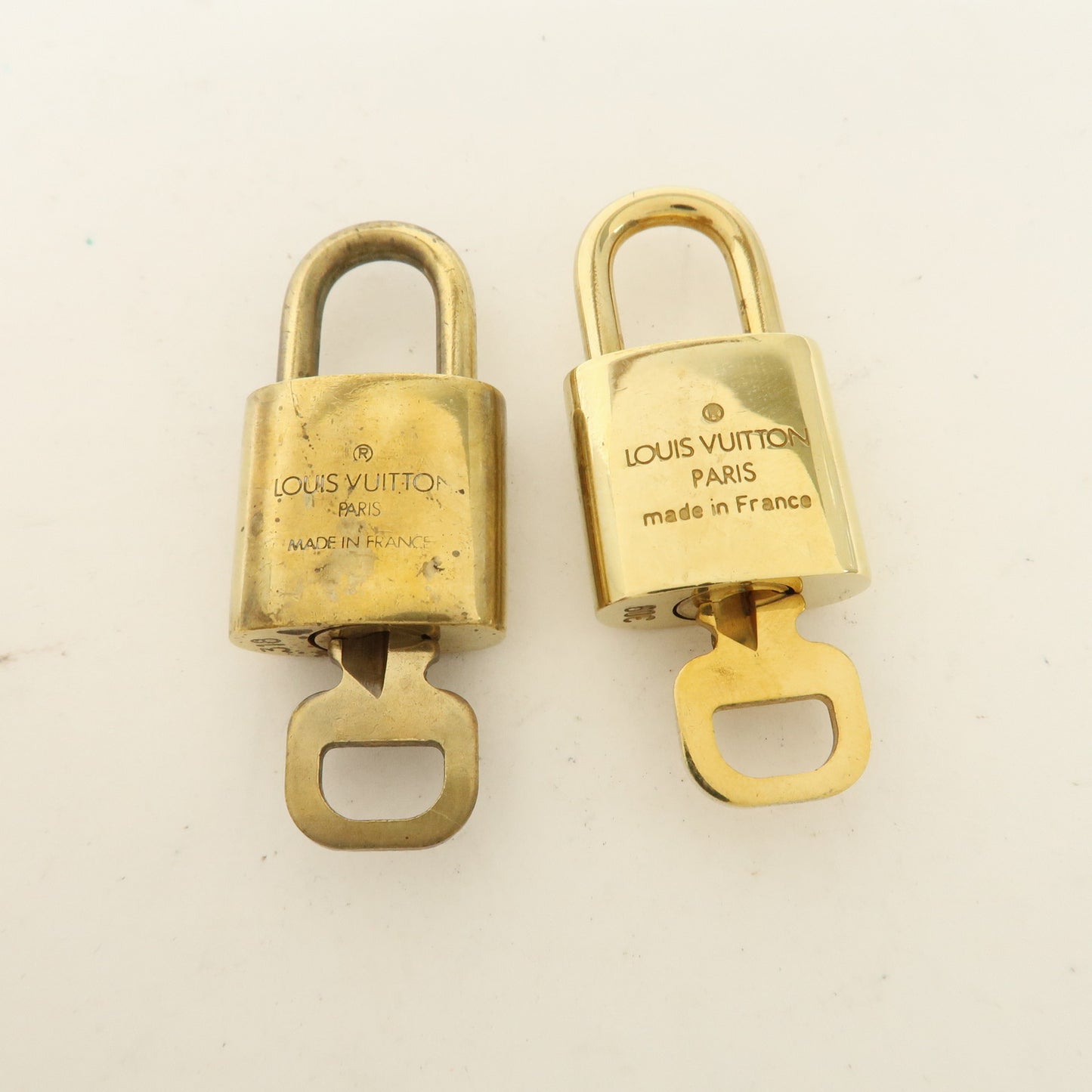 Louis Vuitton Set of 10 Lock & Key Cadena Key Lock Gold