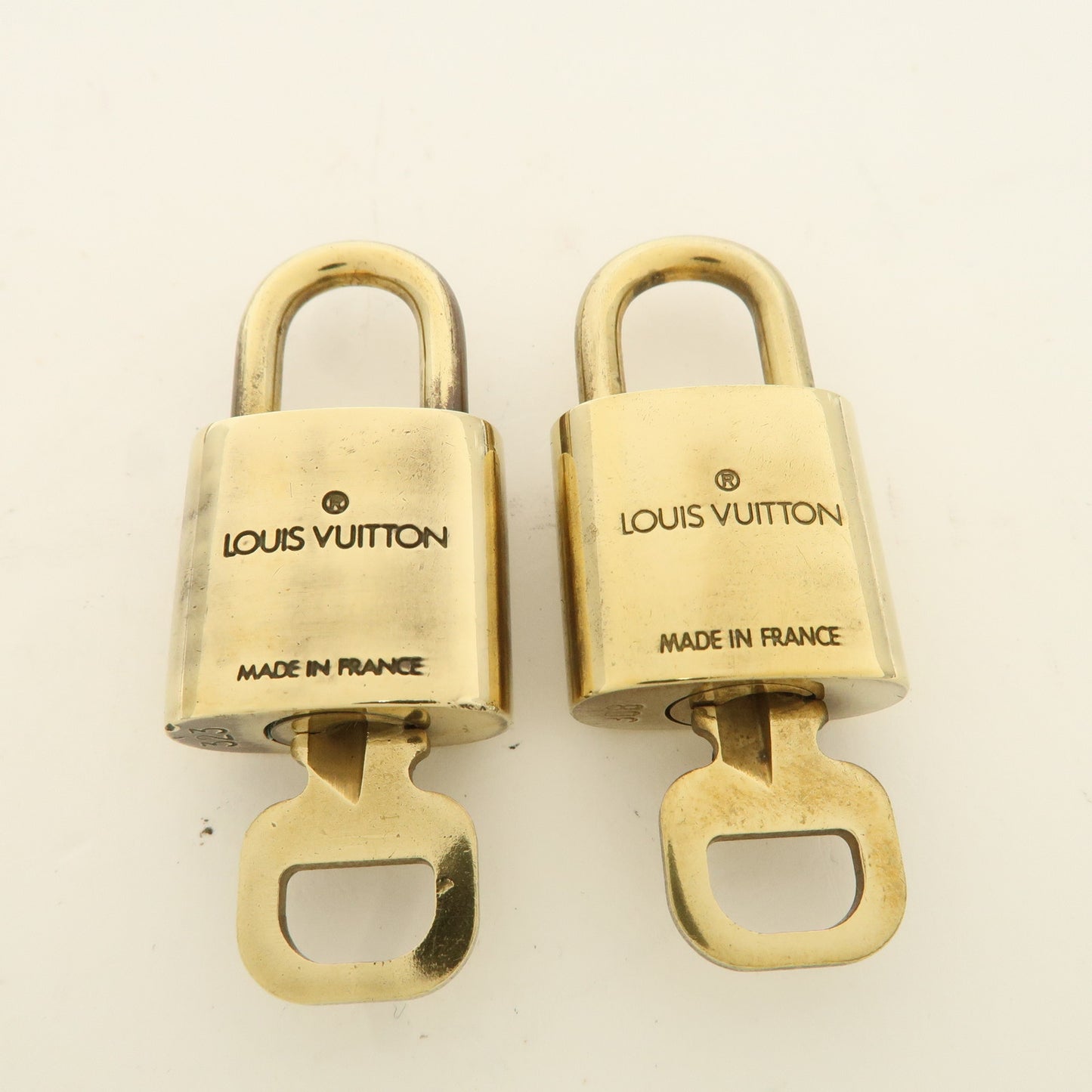 Louis Vuitton Set of 10 Lock & Key Cadena Key Lock Metal Gold