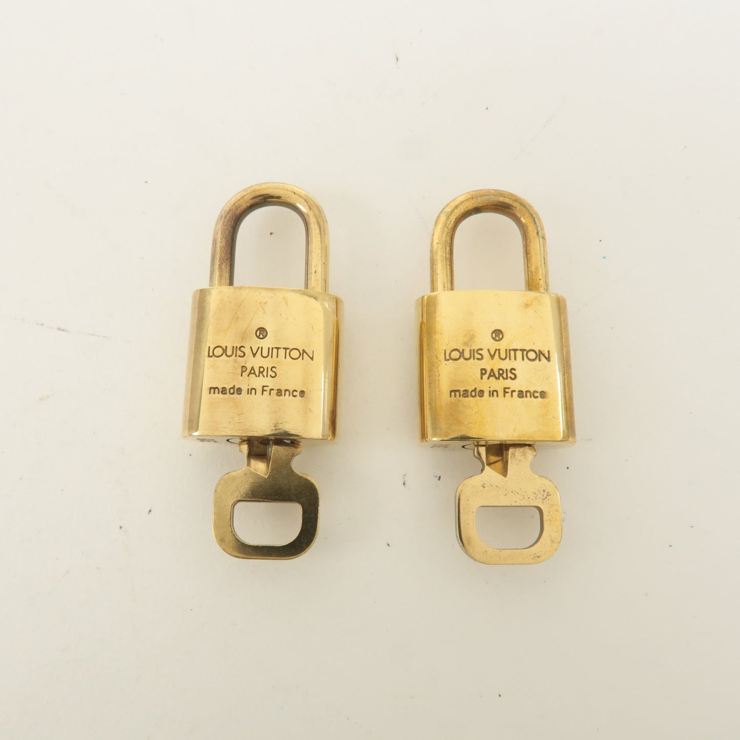 Louis Vuitton Set of 10 Lock & Key Cadena Key Lock Gold