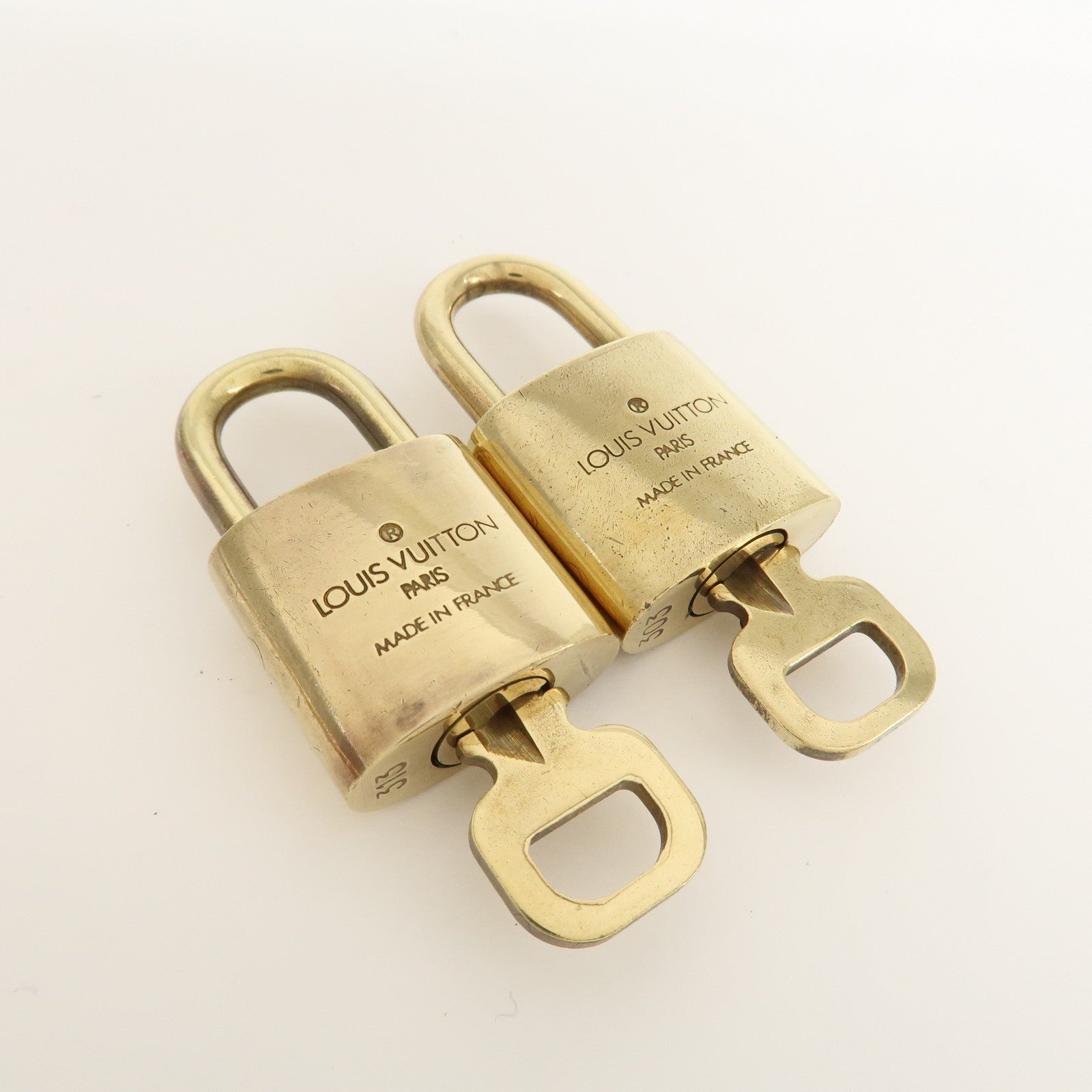 Louis Vuitton Set of 10 Lock & Key Cadena Key Lock Metal Gold