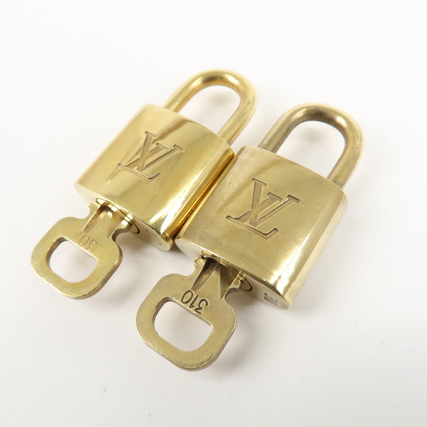 Louis Vuitton Set of 10 Lock & Key Cadena Key Lock Metal Gold