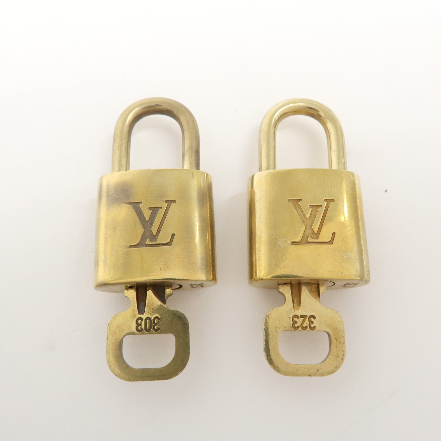 Louis Vuitton Set of 10 Lock & Key Cadena Key Lock Gold