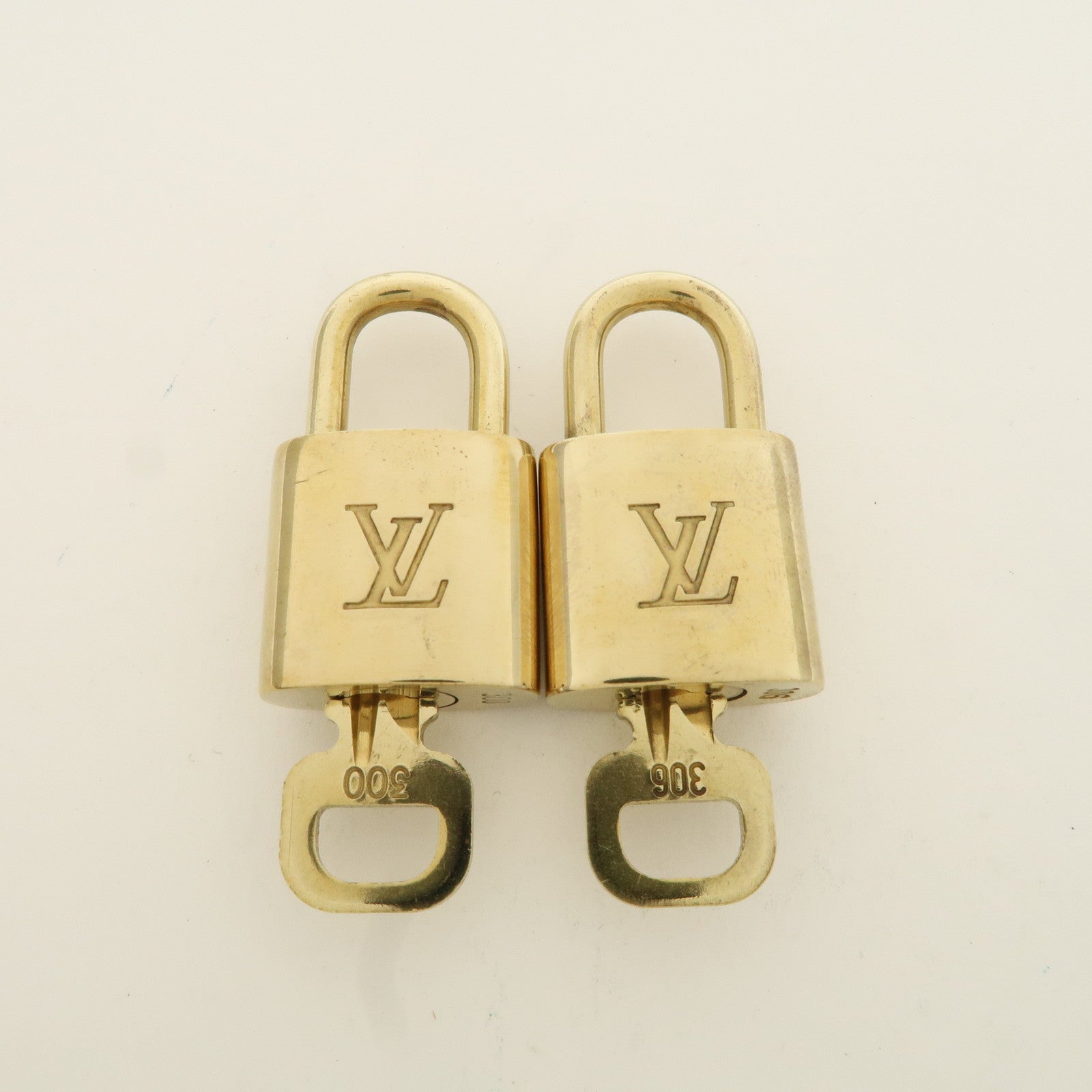 Louis Vuitton Set of 10 Lock & Key Cadena Key Lock Metal Gold Used