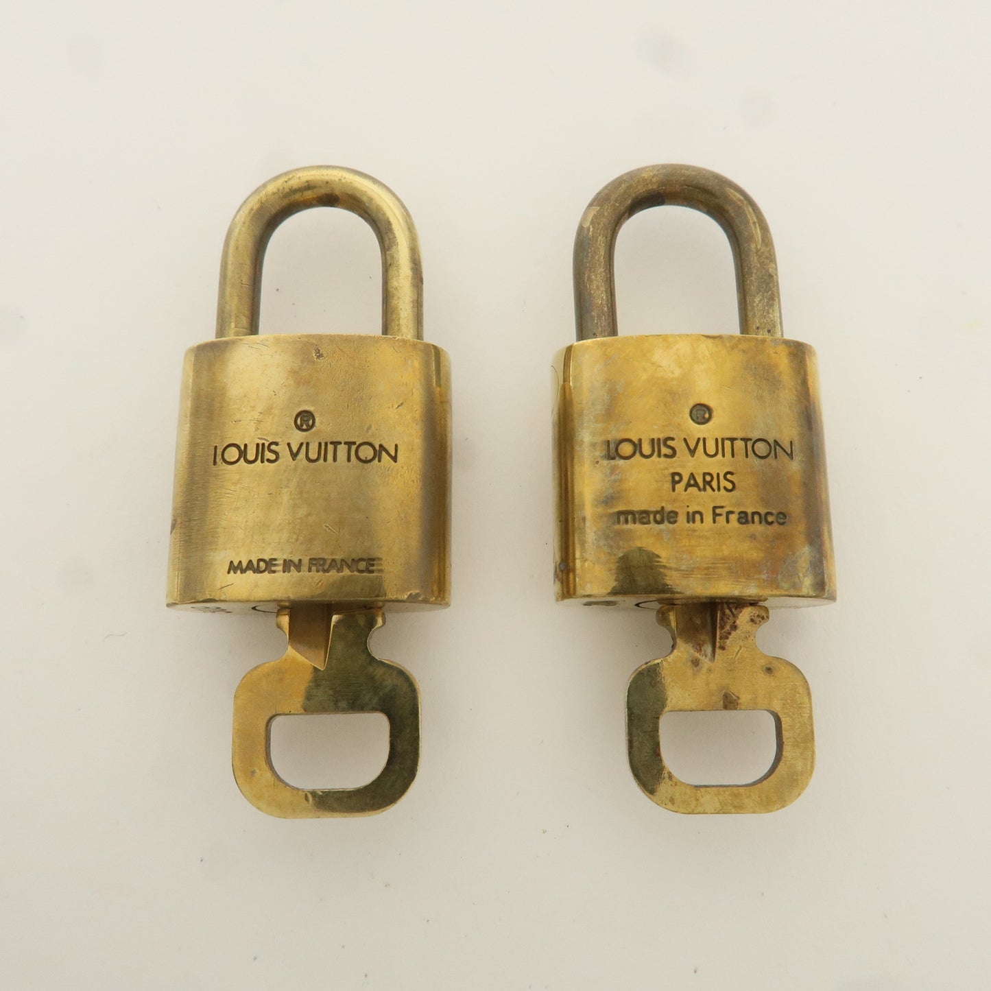 Louis Vuitton Set of 10 Lock & Key Cadena Key Lock Gold