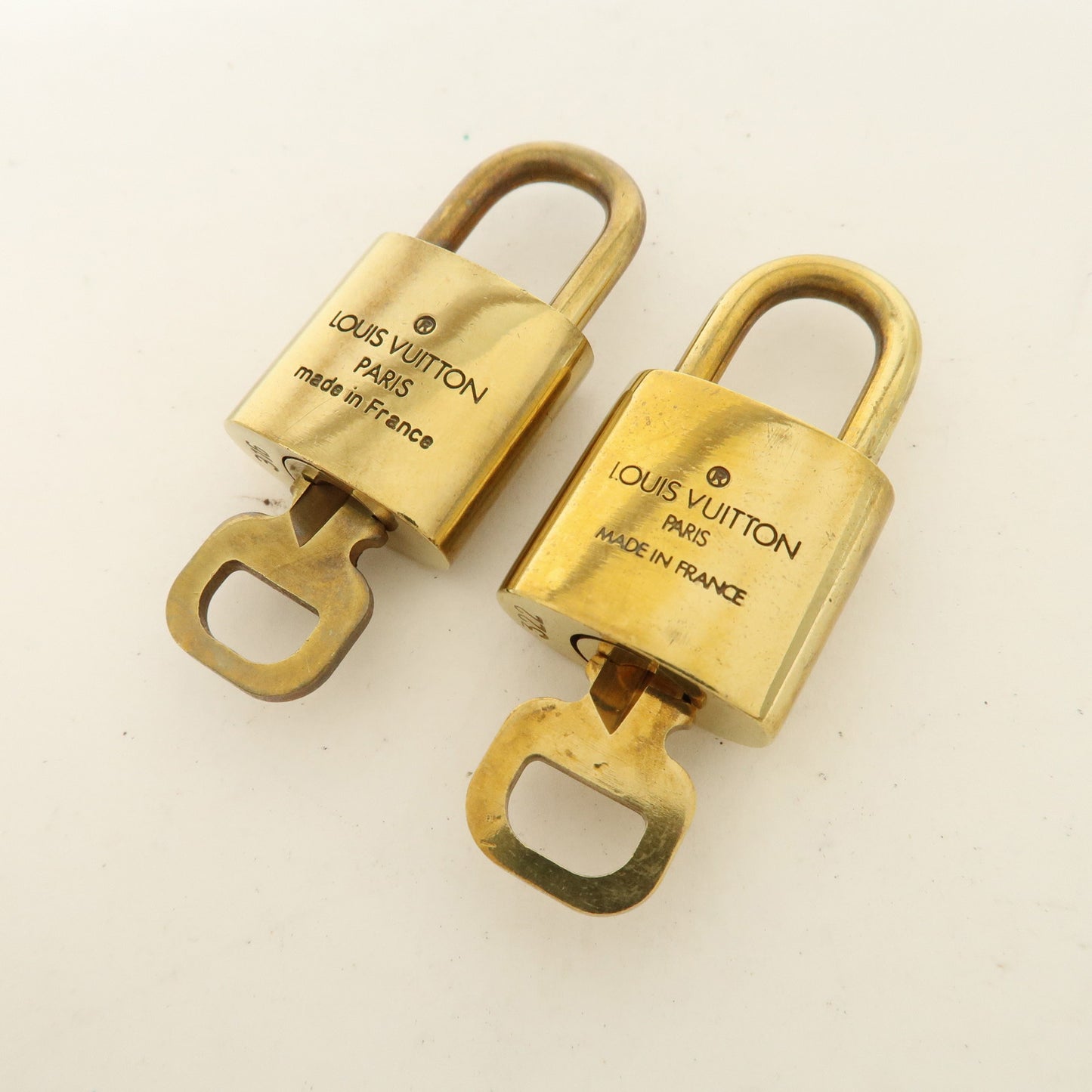 Louis Vuitton Set of 10 Lock & Key Cadena Key Lock Gold