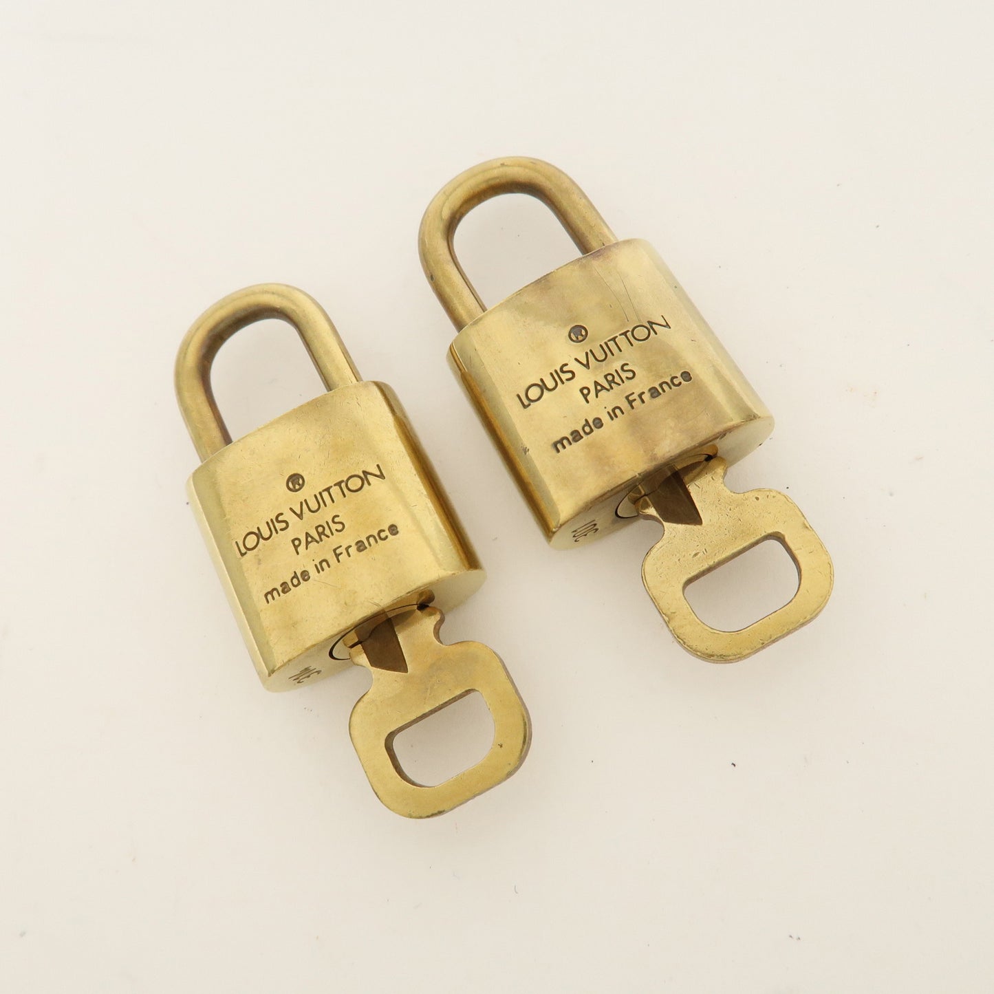 Louis Vuitton Set of 10 Lock & Key Cadena Key Lock Gold