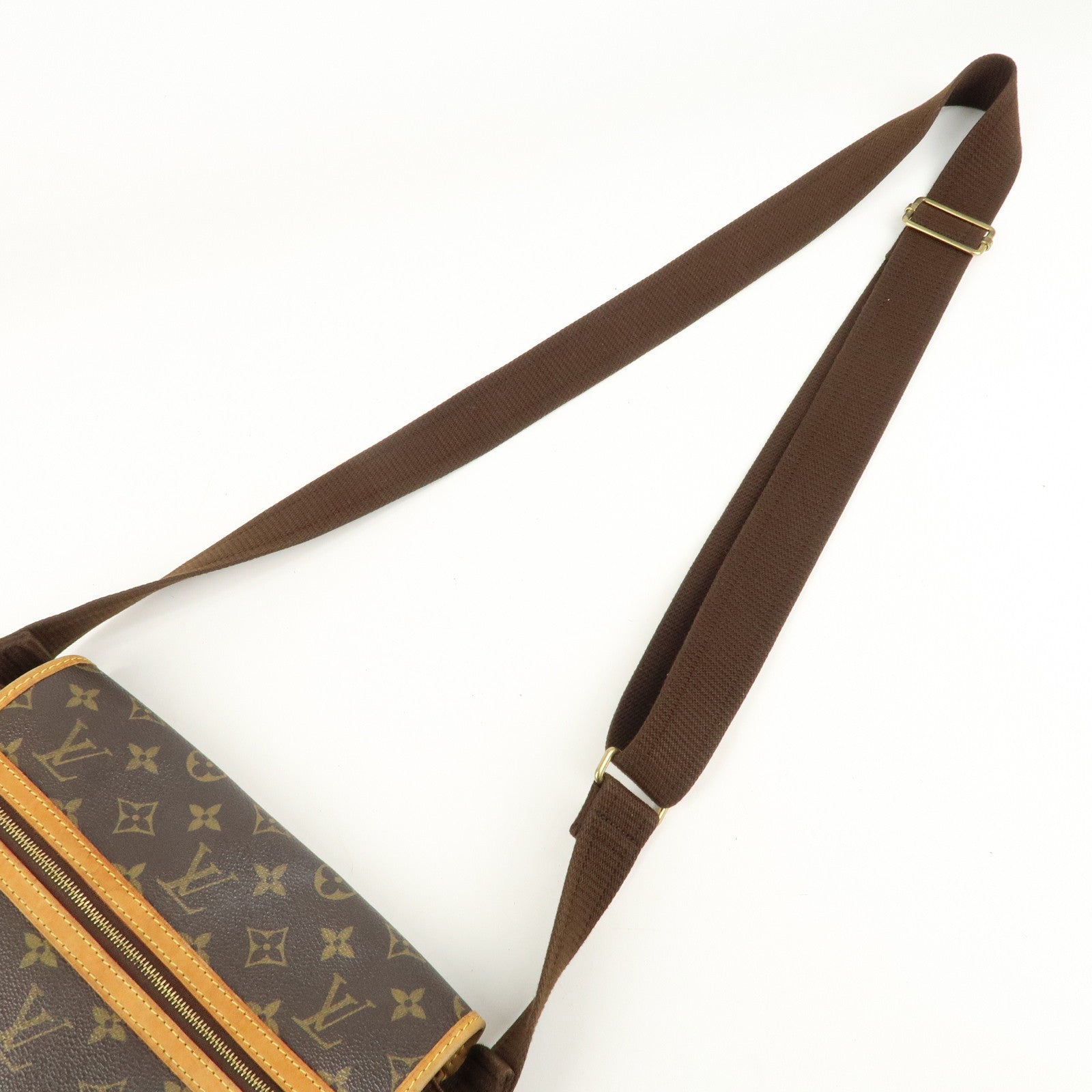 Louis Vuitton Monogram Messenger Bosphore PM Shoulder Bag M40106