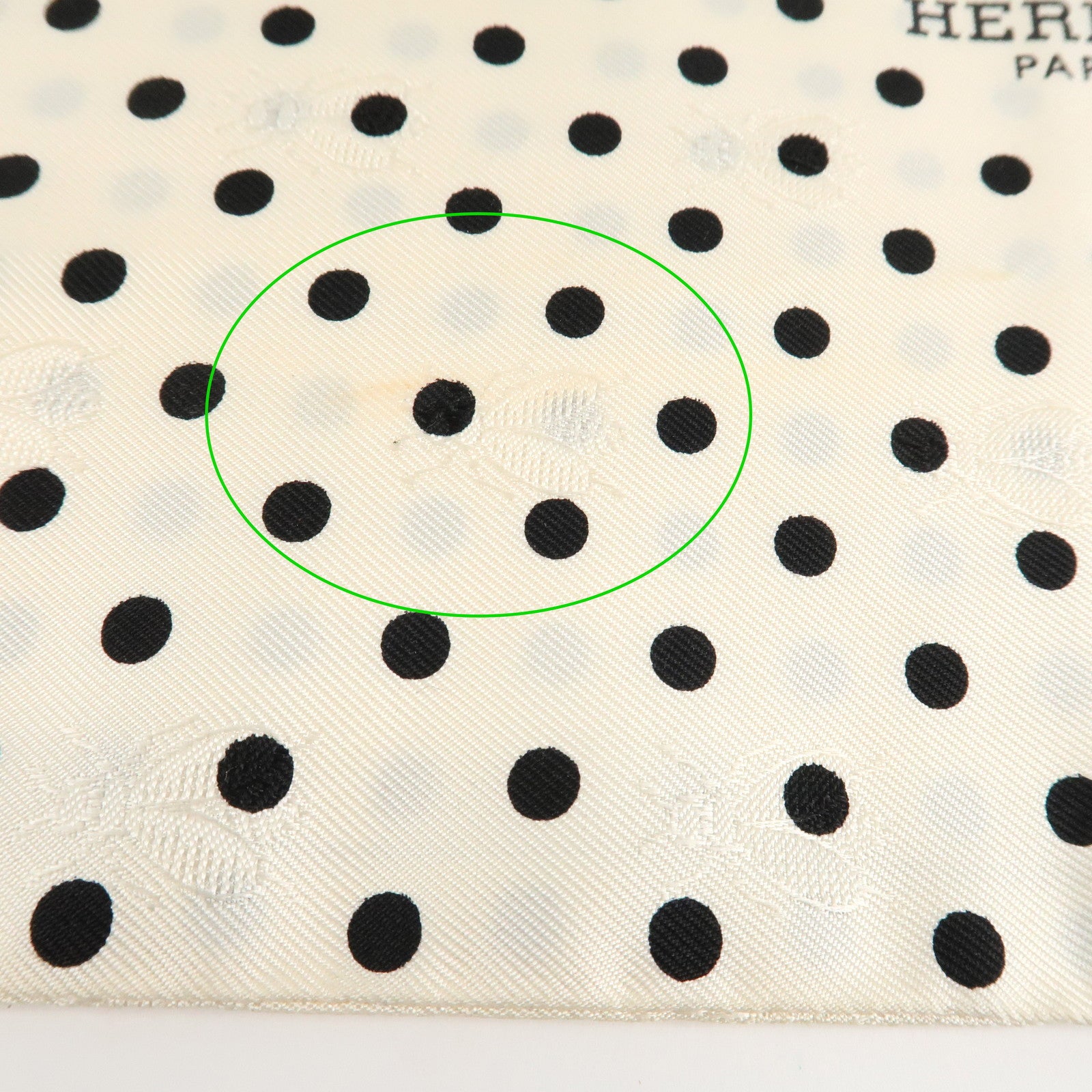 HERMES Silk 100% Maxi Twilly Dot Bee White Black