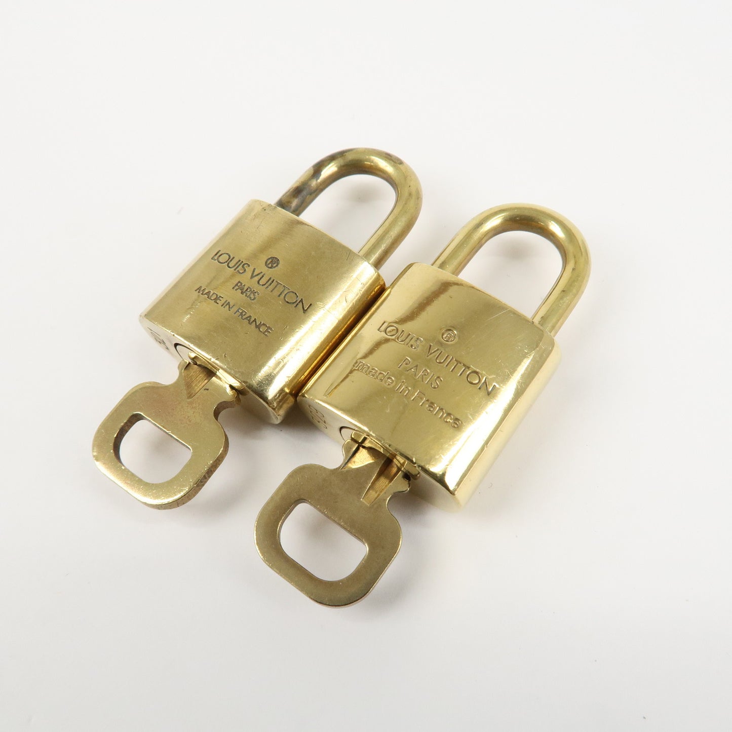 Louis Vuitton Set of 10 Lock & Key Cadena Key Lock Metal Gold