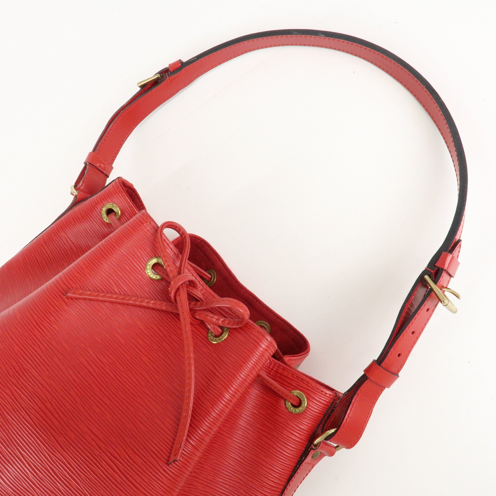 Louis Vuitton Epi Petit Noe Shoulder Bag Castilian Red M44107