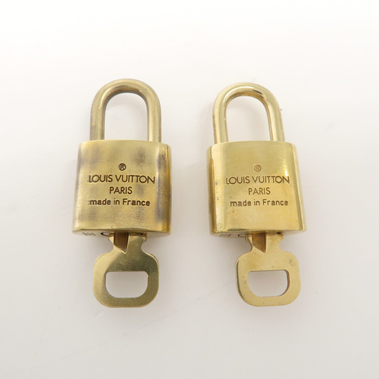 Louis Vuitton Set of 10 Lock & Key Cadena Key Lock Gold