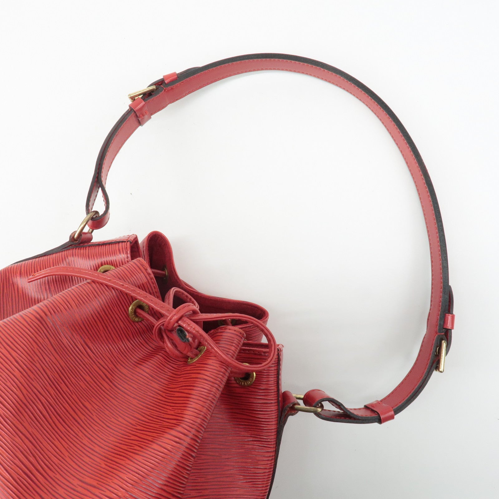 Louis Vuitton Epi Noe Shoulder Bag Castilian Red M44007