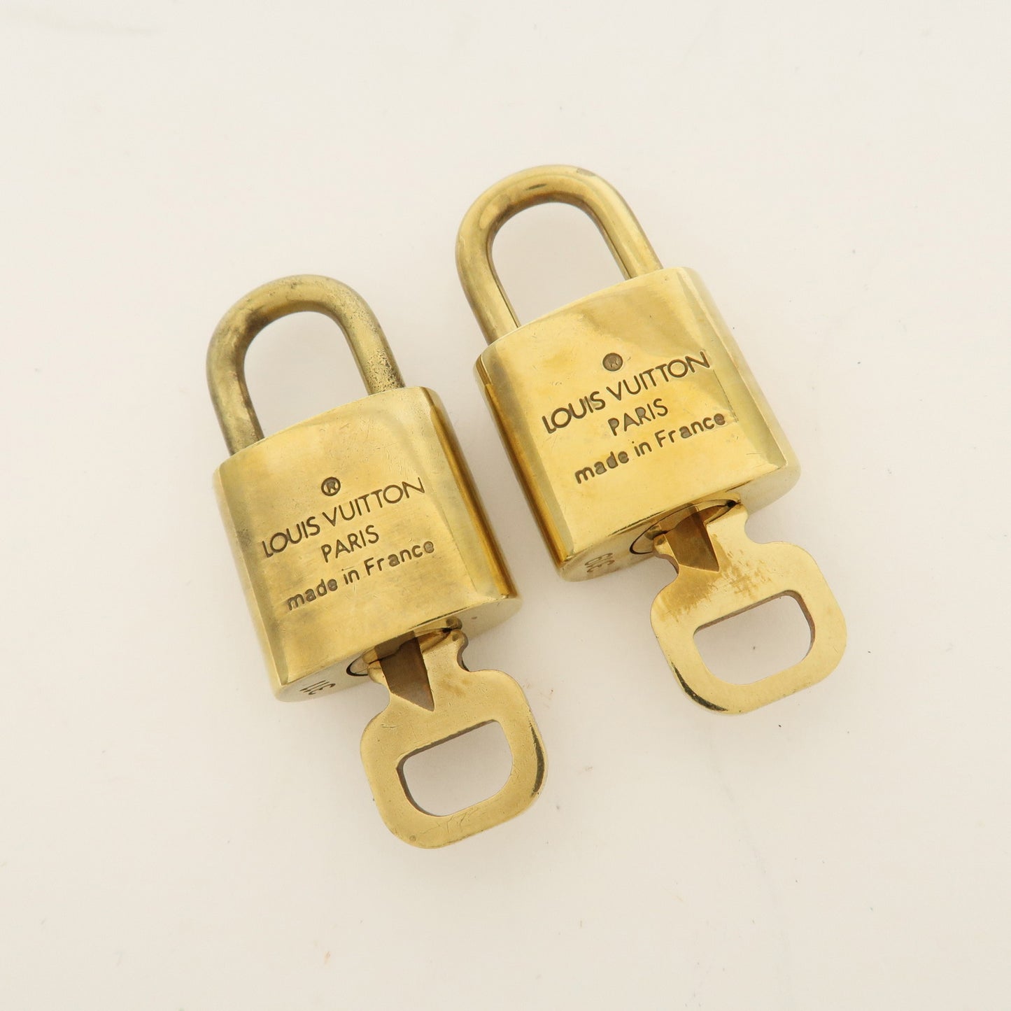 Louis Vuitton Set of 10 Lock & Key Cadena Key Lock Gold