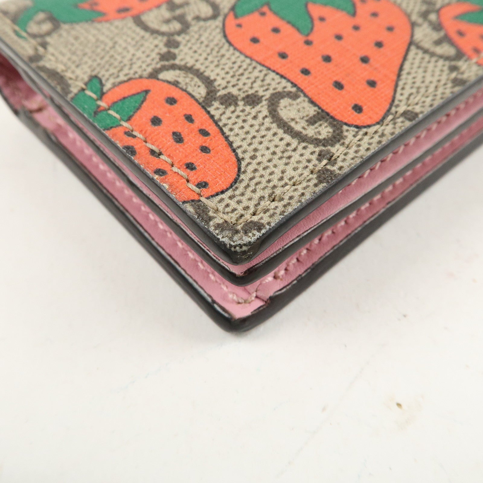 GUCCI GG Supreme Leather Strawberry Print Bi-fold Wallet 573839