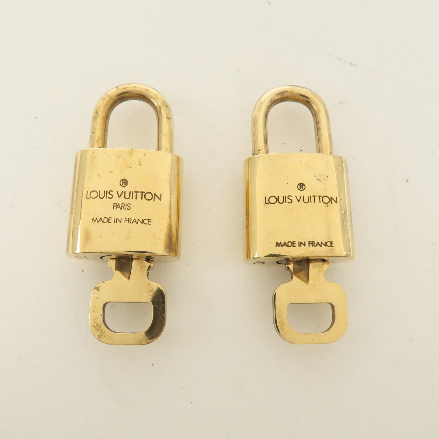 Louis Vuitton Set of 10 Lock & Key Cadena Key Lock Gold