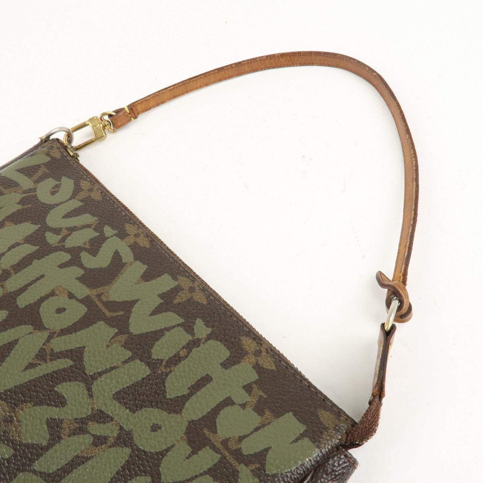 Louis Vuitton Monogram Graffiti Pochette Accessoires M92191