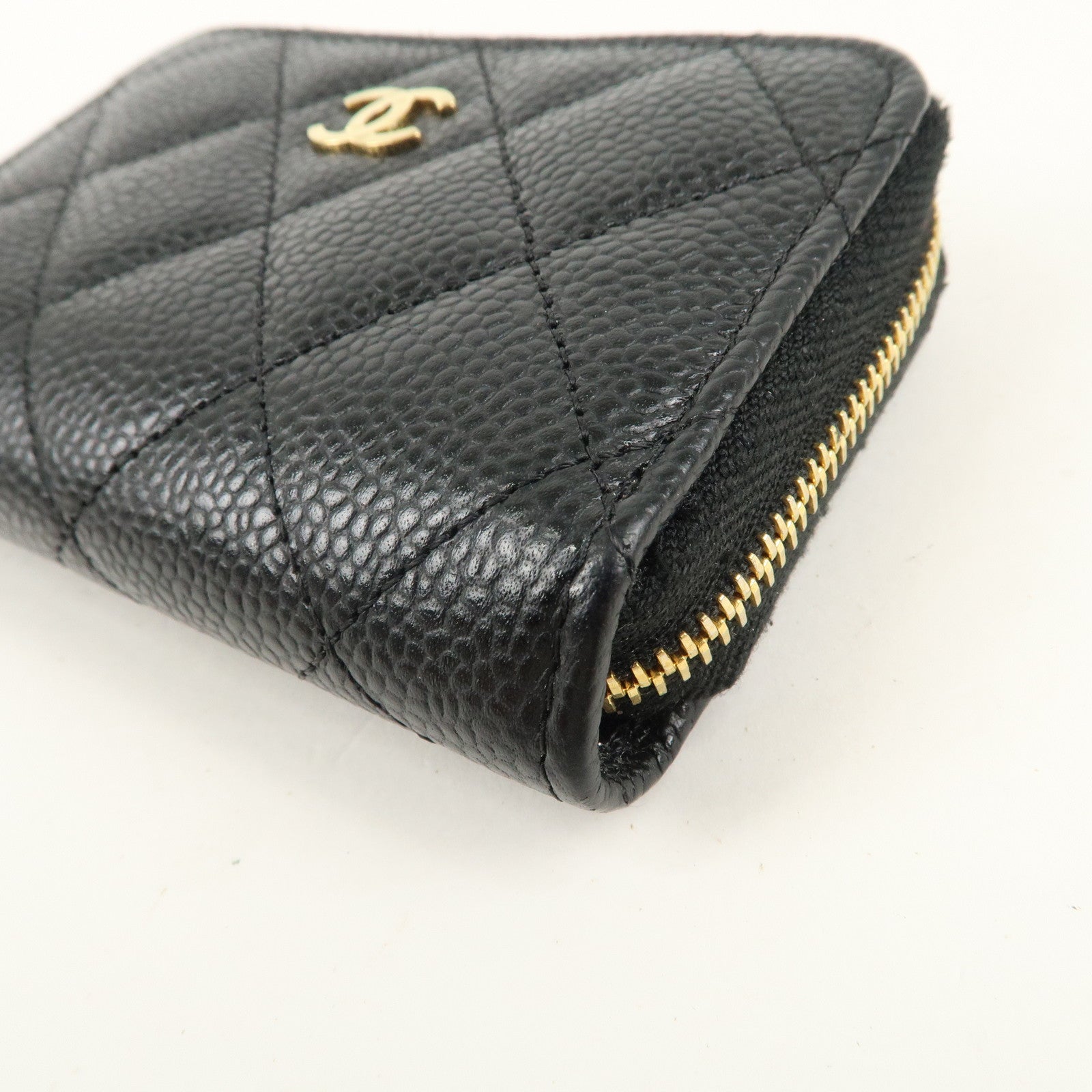 CHANEL Matelasse Caviar Skin Round Zipper Coin Case Black A69271