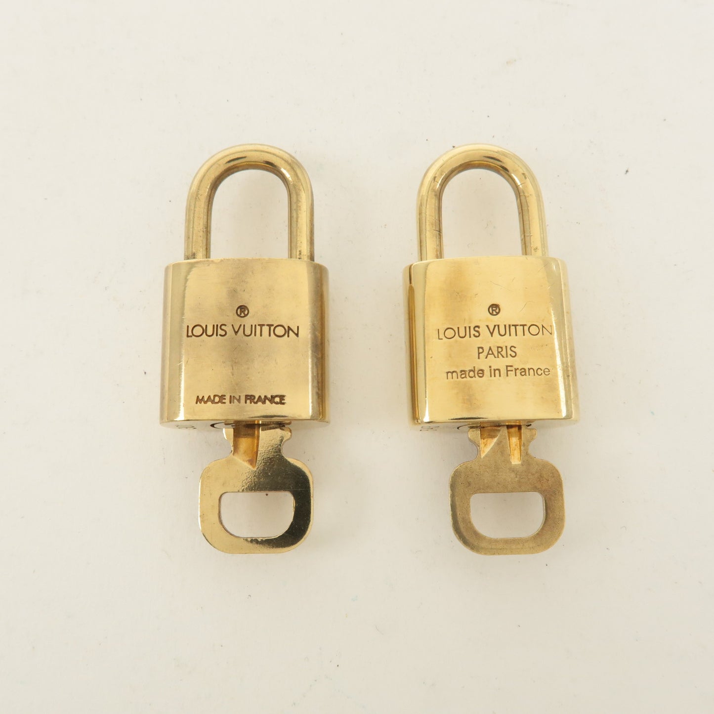 Louis Vuitton Set of 10 Lock & Key Cadena Key Lock Gold