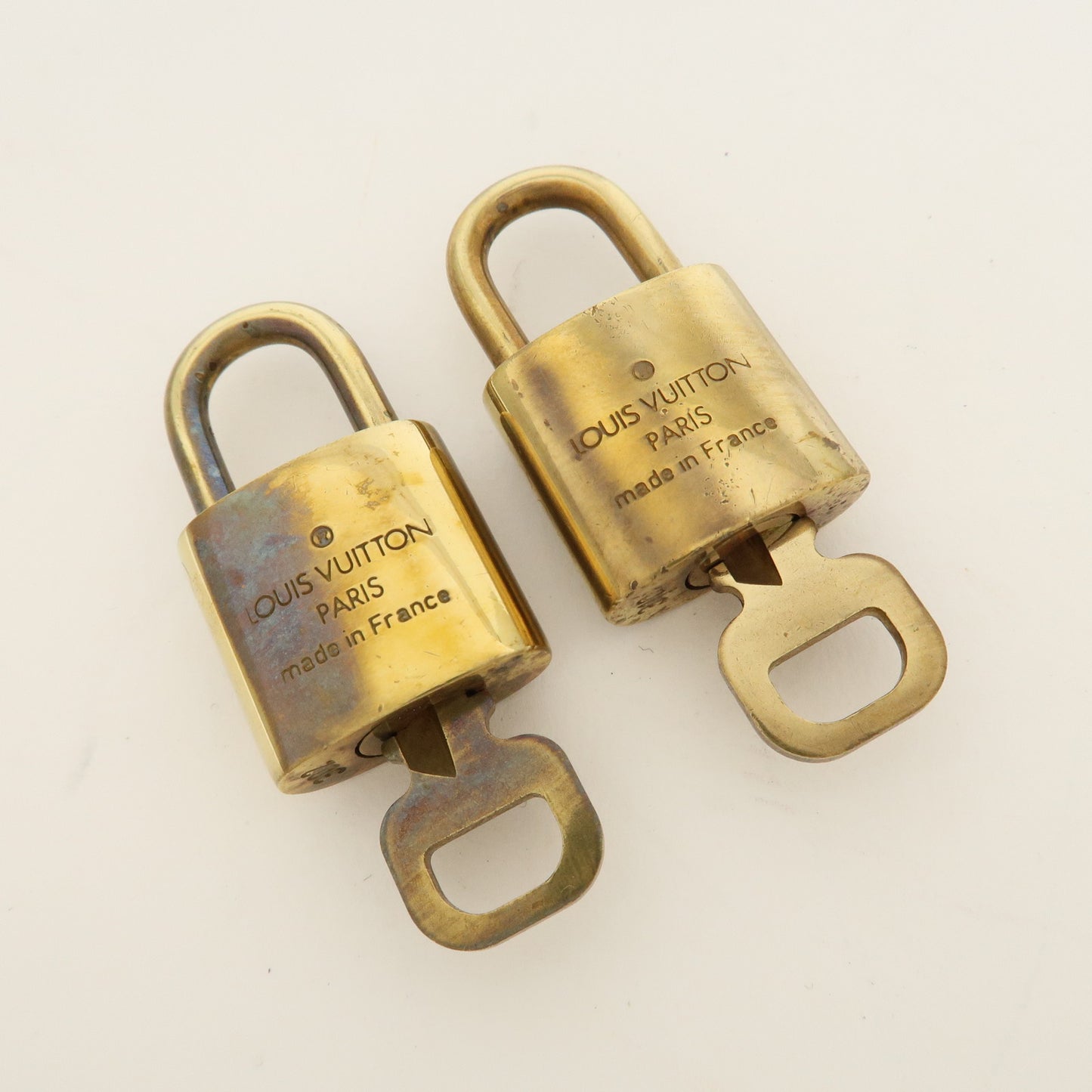 Louis Vuitton Set of 10 Lock & Key Cadena Key Lock Gold