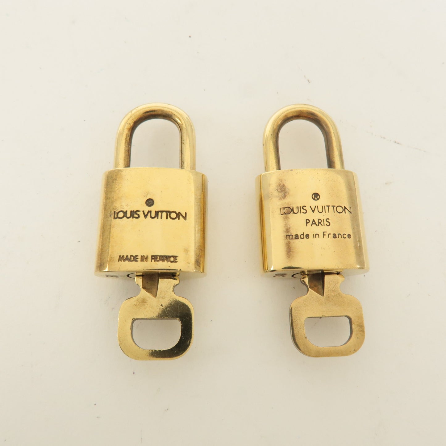 Louis Vuitton Set of 10 Lock & Key Cadena Key Lock Gold